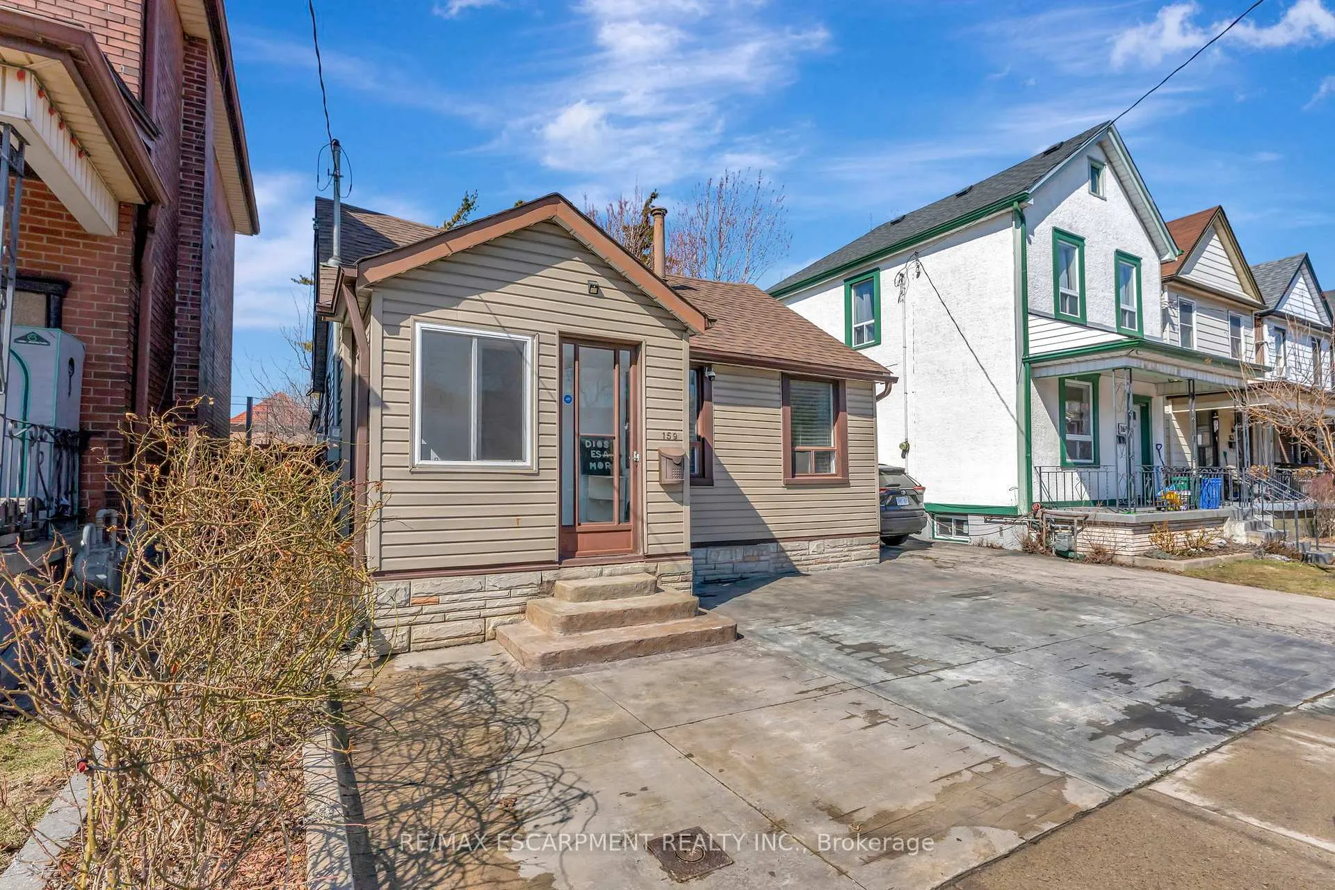Photo 2 of 159 Grosvenor Avenue N, Hamilton, Crown Point — HOMEH