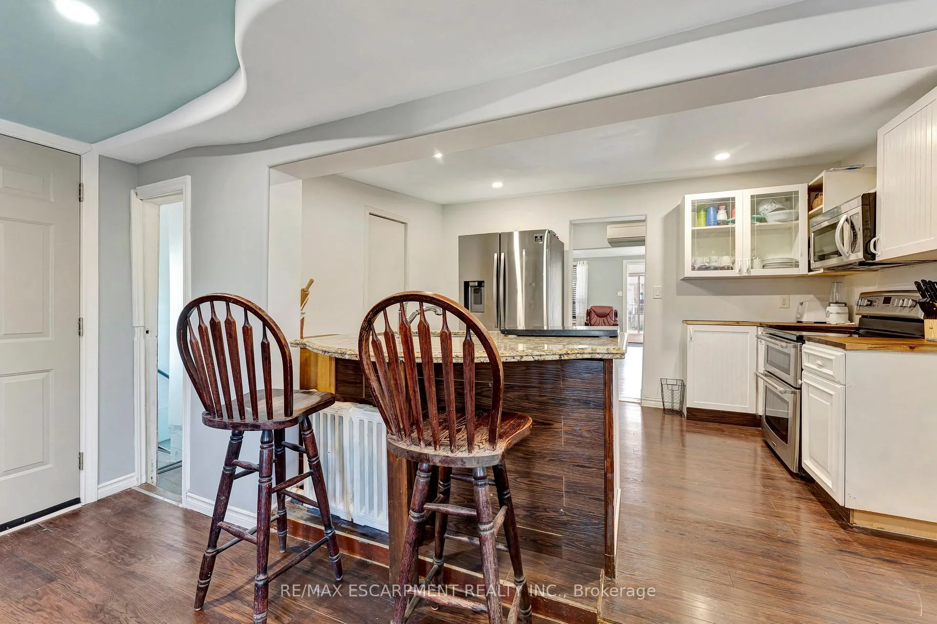 Photo 10 of 159 Grosvenor Avenue N, Hamilton, Crown Point — HOMEH