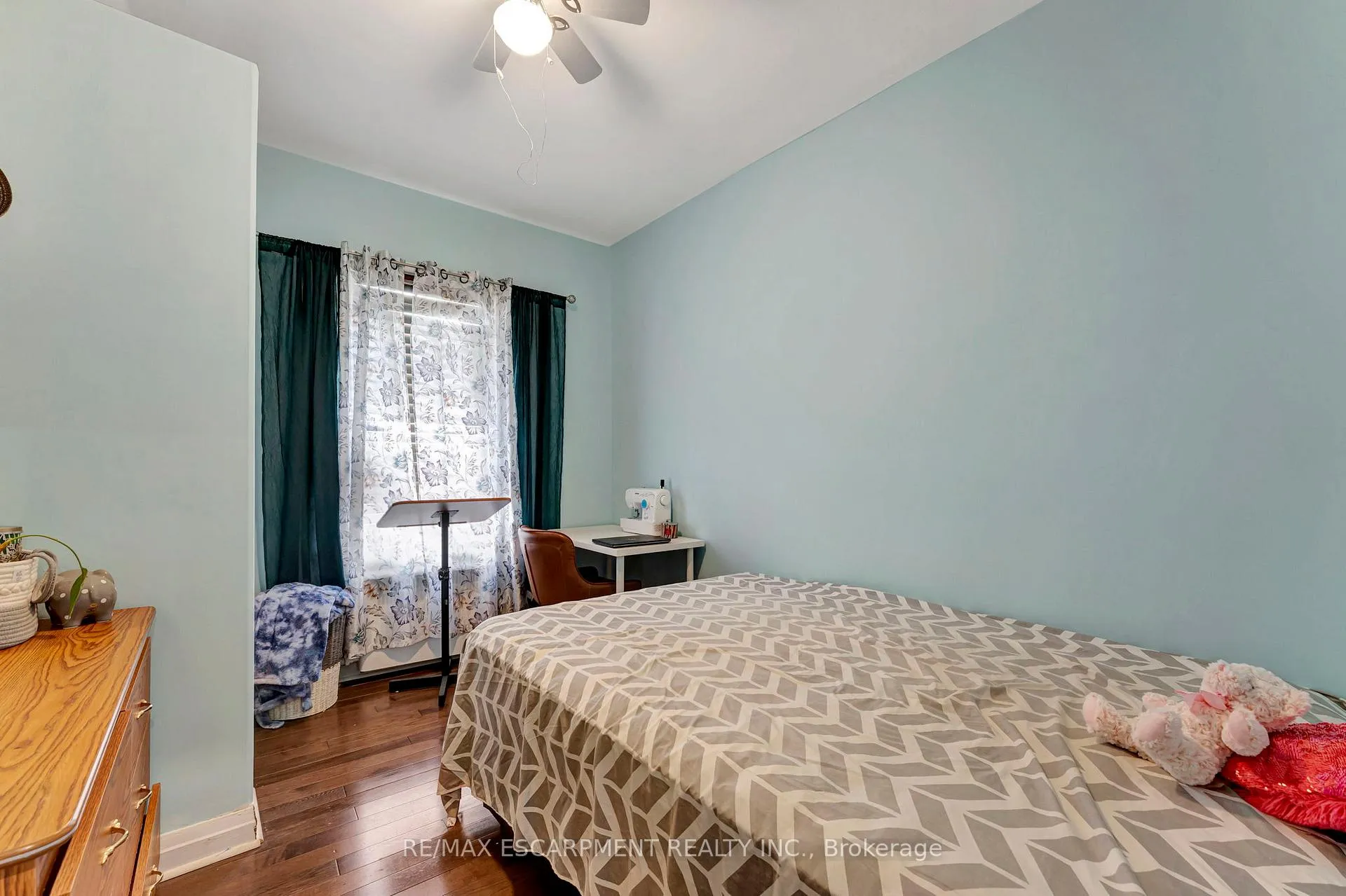 Photo 13 of 159 Grosvenor Avenue N, Hamilton, Crown Point — HOMEH