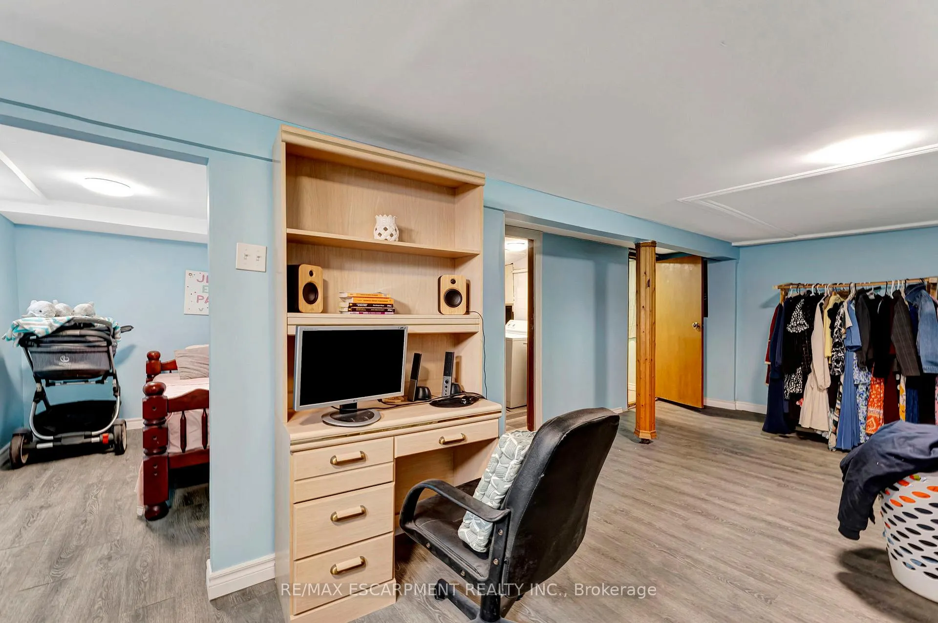 Photo 15 of 159 Grosvenor Avenue N, Hamilton, Crown Point — HOMEH