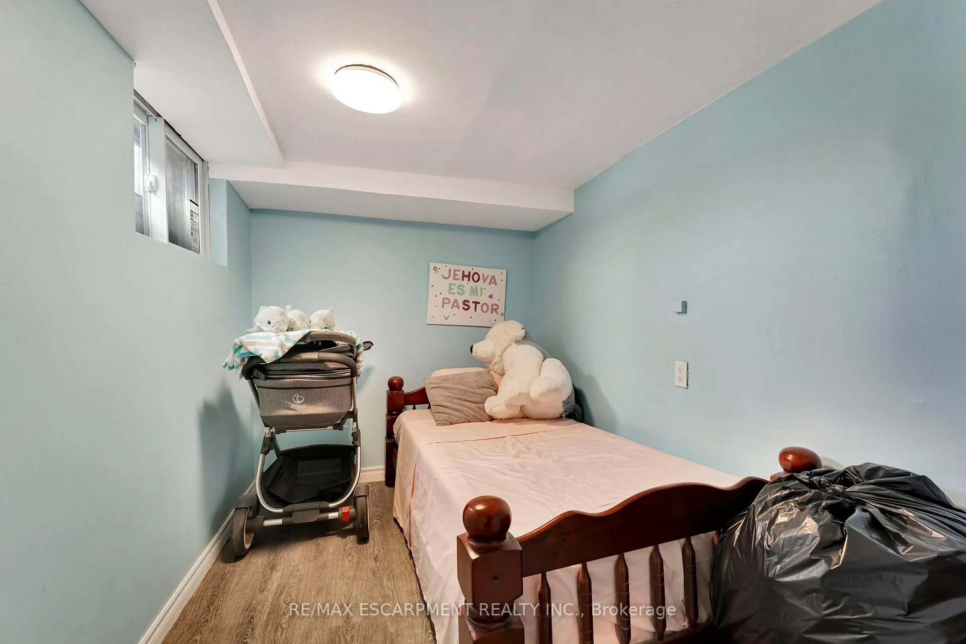 Photo 16 of 159 Grosvenor Avenue N, Hamilton, Crown Point — HOMEH