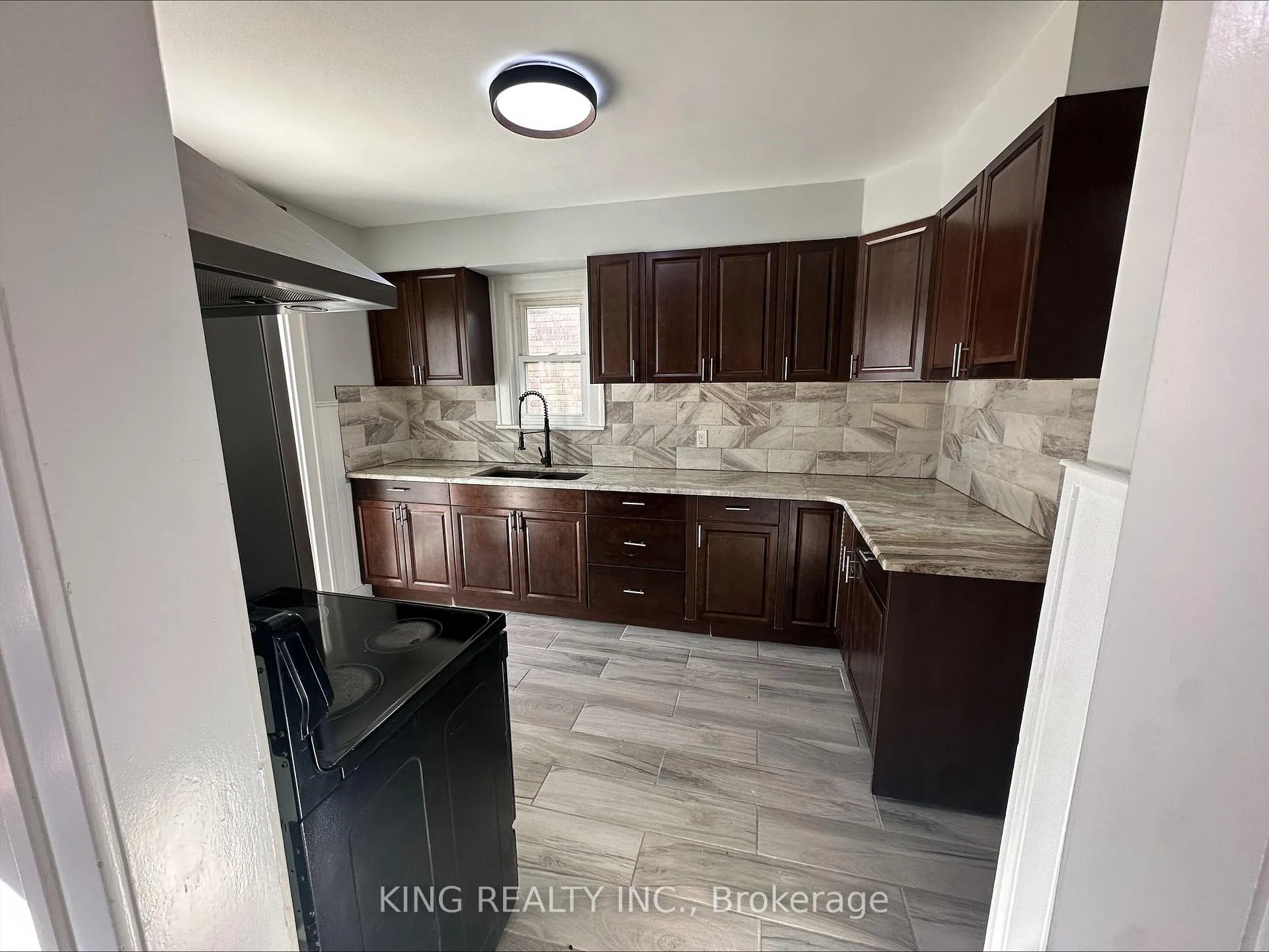 Photo 4 of Unit Main, 1243 Bruce Avenue, Windsor — HOMEH