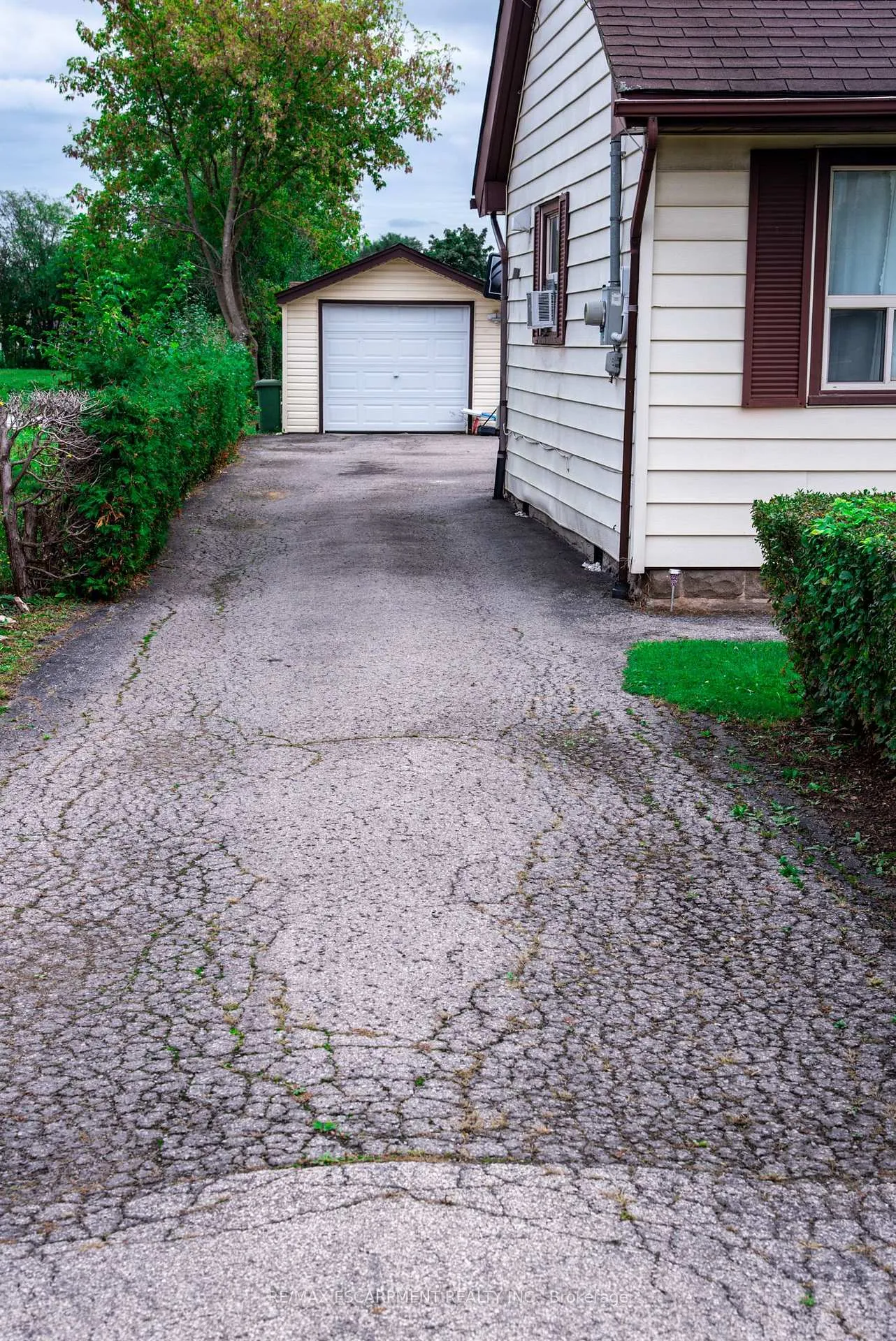 Photo 4 of 144 Green Road, Hamilton, Stoney Creek — HOMEH