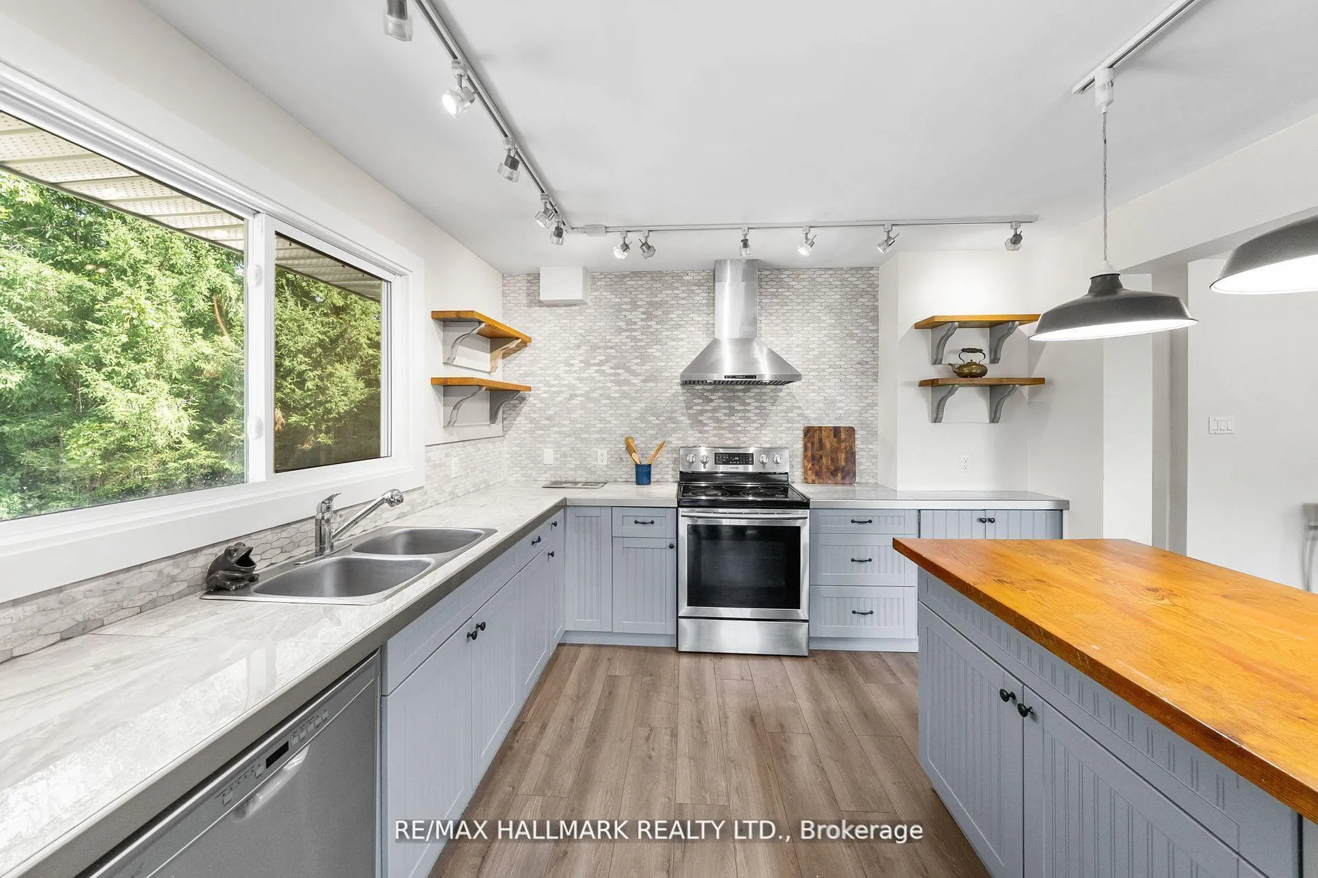Photo 12 of 2422 Snow Valley Road, Springwater, Snow Valley — HOMEH