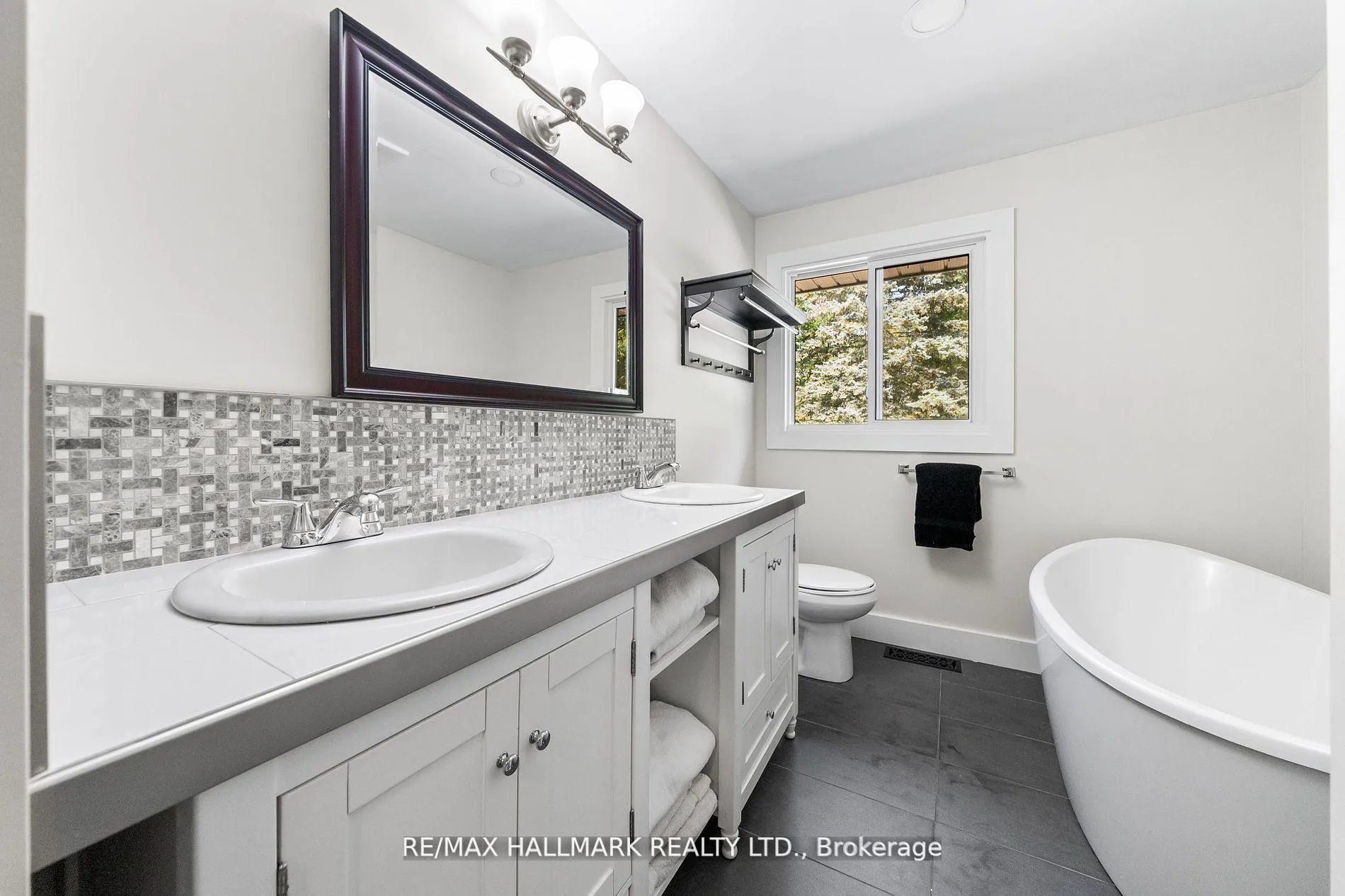 Photo 18 of 2422 Snow Valley Road, Springwater, Snow Valley — HOMEH