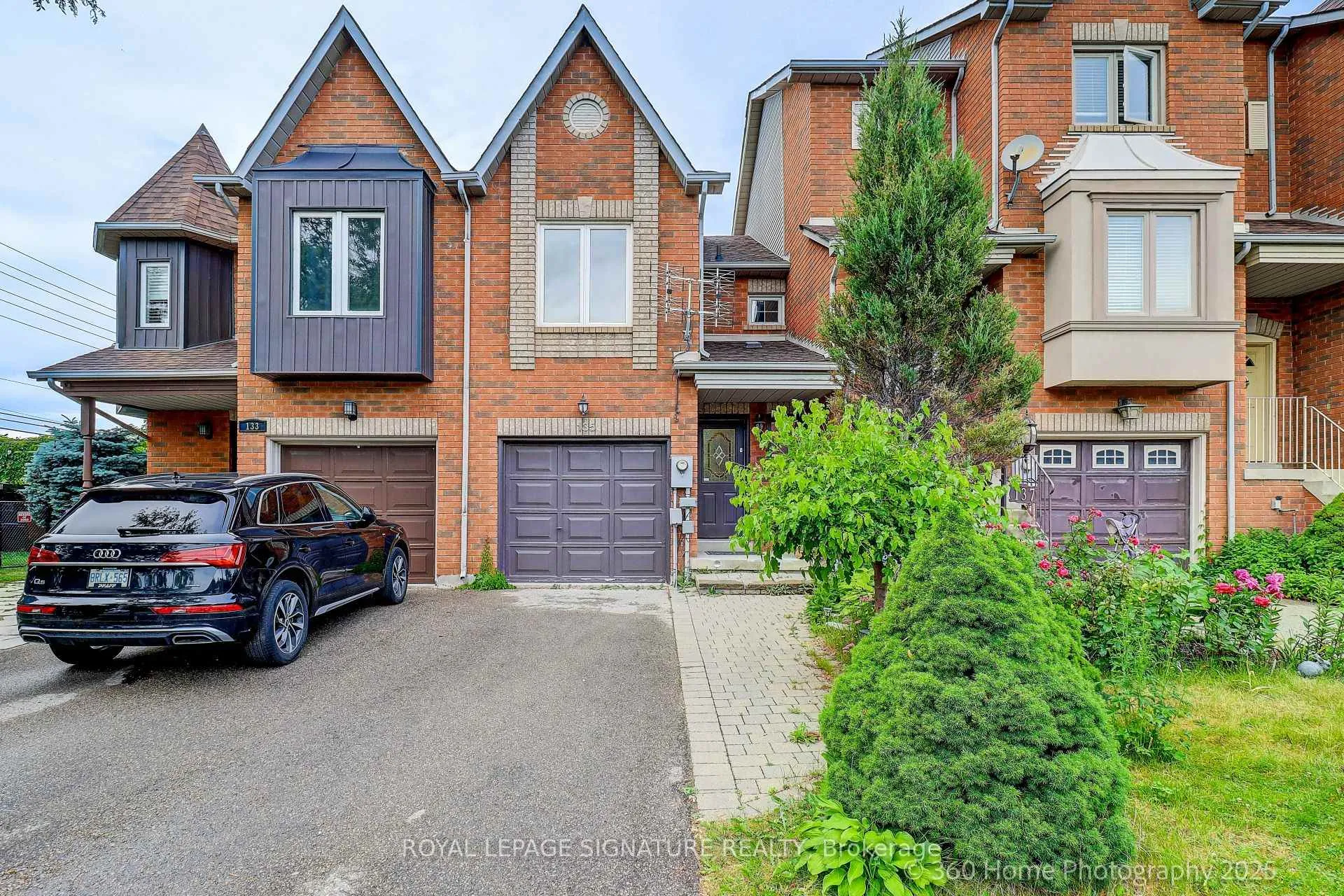 Photo 2 of 135 Kelso Crescent, Vaughan, Maple — HOMEH