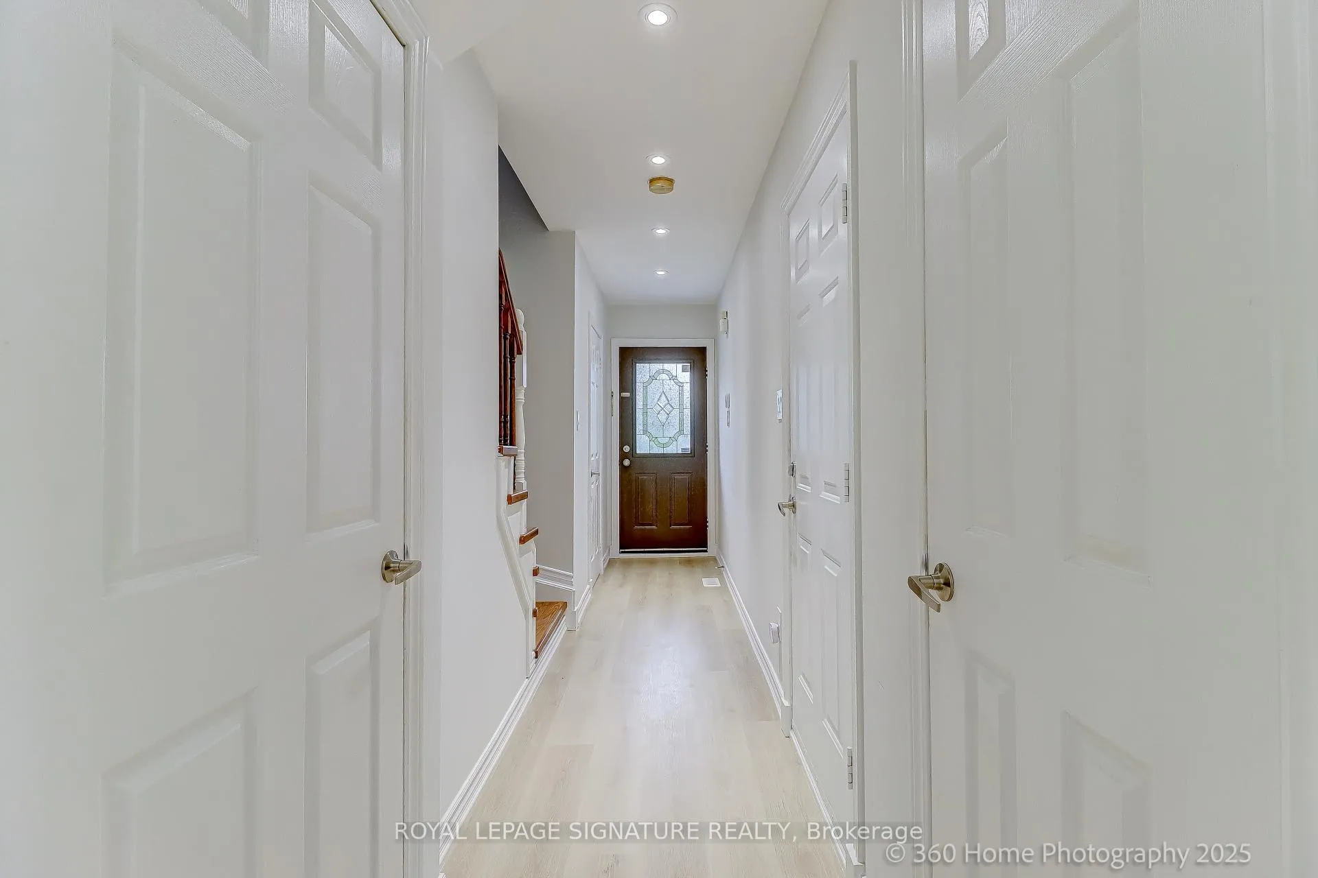 Photo 3 of 135 Kelso Crescent, Vaughan, Maple — HOMEH