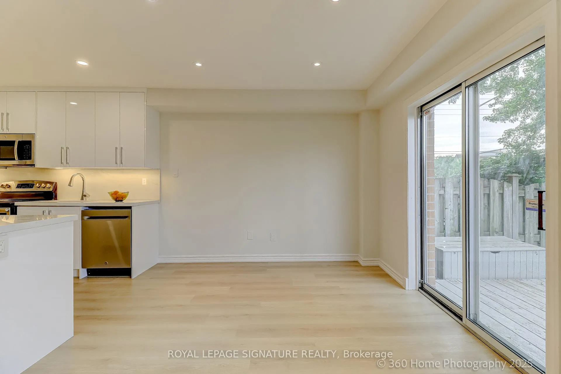 Photo 12 of 135 Kelso Crescent, Vaughan, Maple — HOMEH