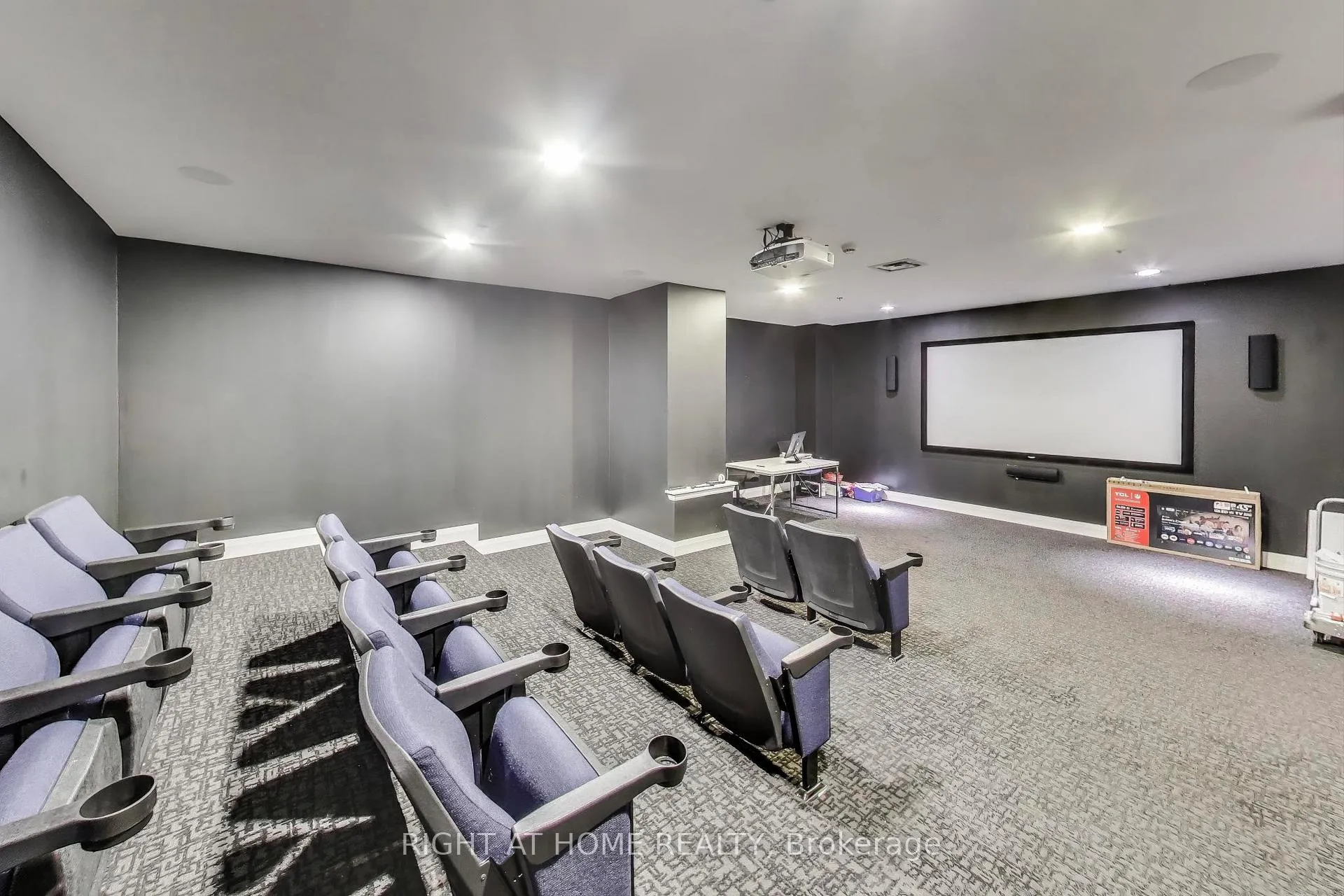 Photo 3 of Unit 317, 12 Woodstream Boulevard, Vaughan, Vaughan Grove — HOMEH