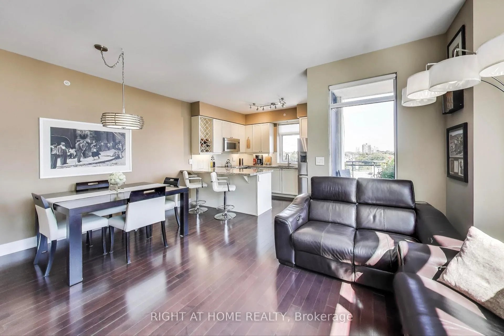 Photo 4 of Unit 317, 12 Woodstream Boulevard, Vaughan, Vaughan Grove — HOMEH