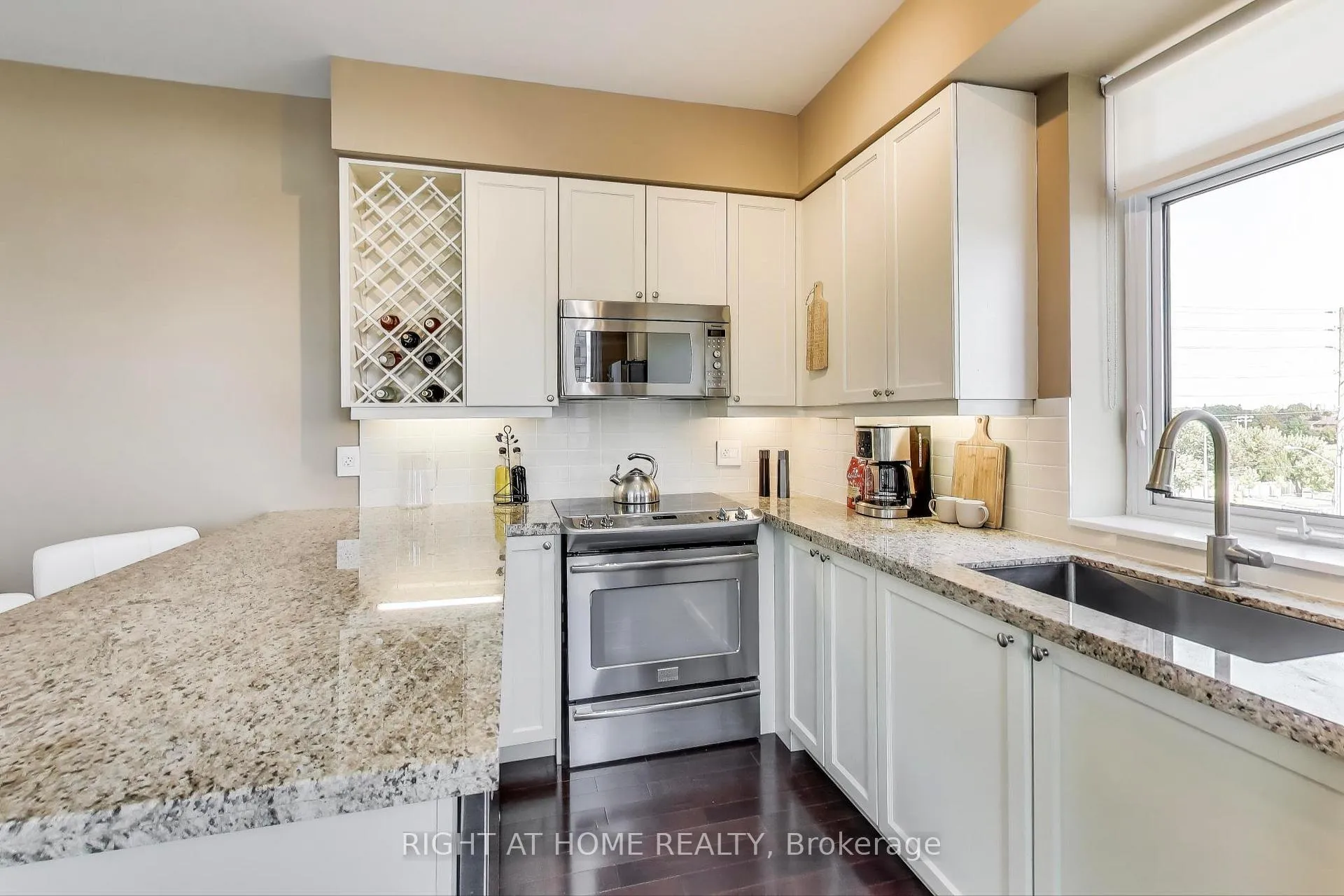 Photo 5 of Unit 317, 12 Woodstream Boulevard, Vaughan, Vaughan Grove — HOMEH