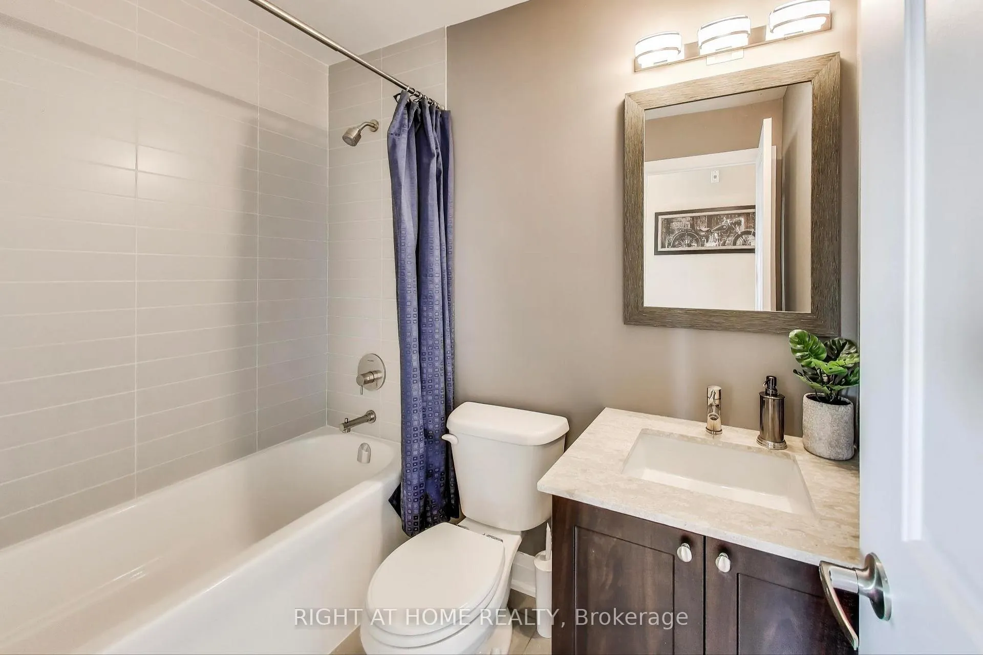 Photo 14 of Unit 317, 12 Woodstream Boulevard, Vaughan, Vaughan Grove — HOMEH