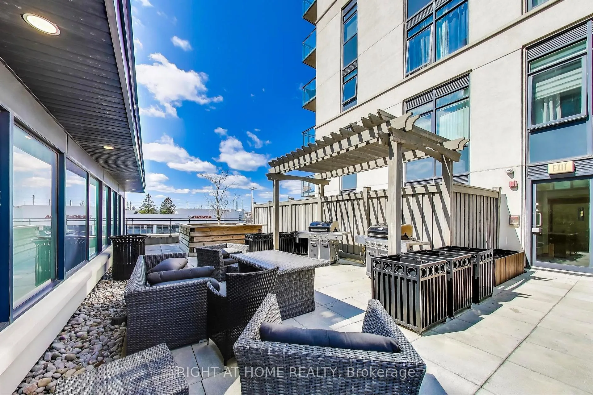 Photo 15 of Unit 317, 12 Woodstream Boulevard, Vaughan, Vaughan Grove — HOMEH