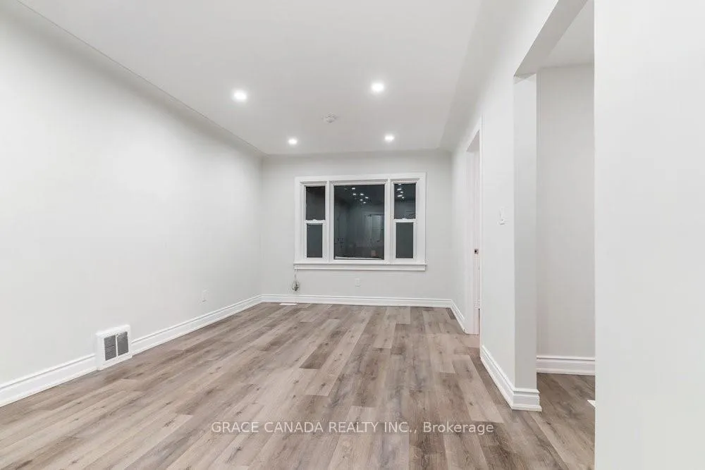Photo 4 of Unit B, 598 Upper James Street, Hamilton, Southam — HOMEH