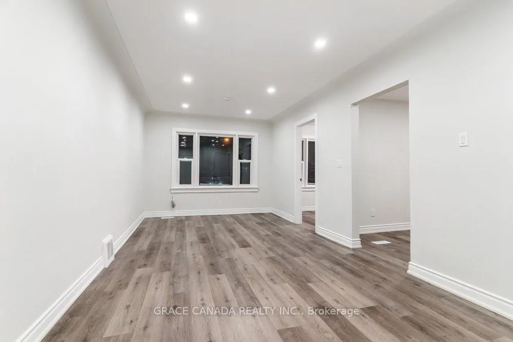 Photo 5 of Unit B, 598 Upper James Street, Hamilton, Southam — HOMEH