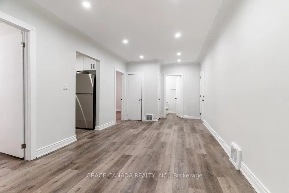 Photo 6 of Unit B, 598 Upper James Street, Hamilton, Southam — HOMEH