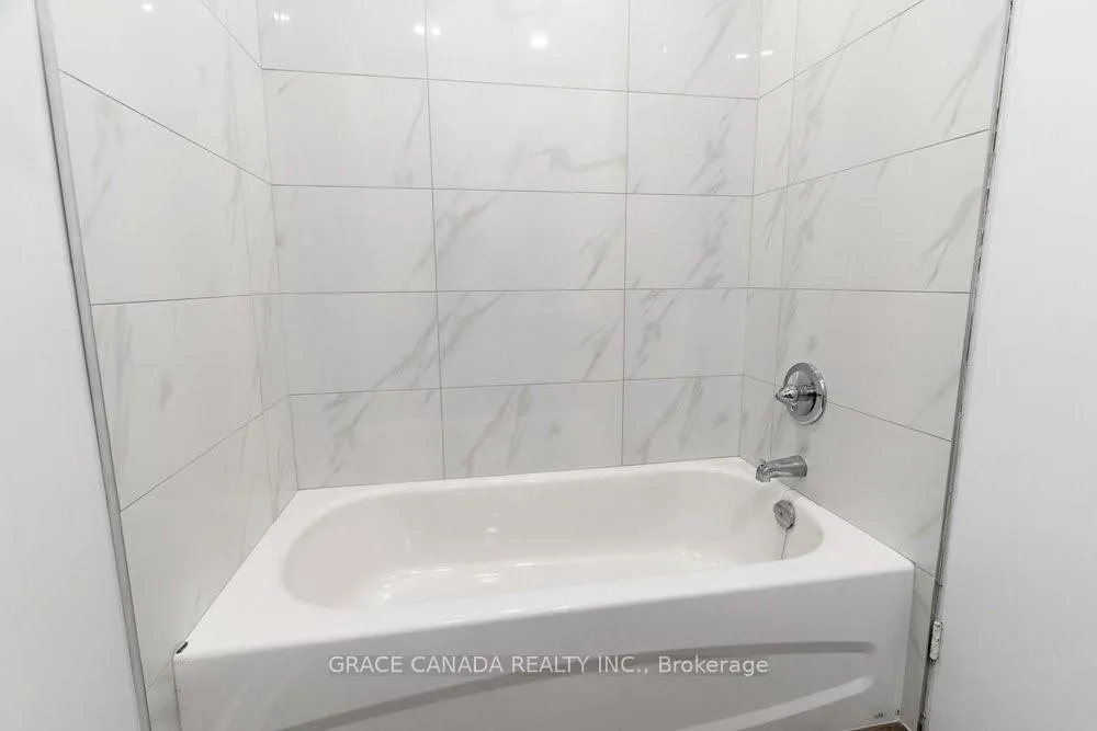 Photo 13 of Unit B, 598 Upper James Street, Hamilton, Southam — HOMEH
