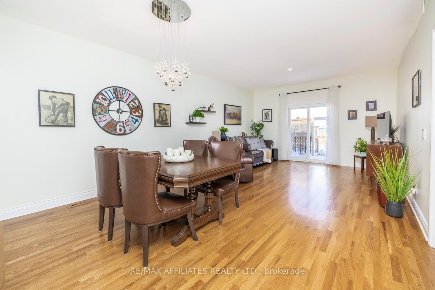 Photo 23 of 341 Moffatt Street, Carleton Place — HOMEH