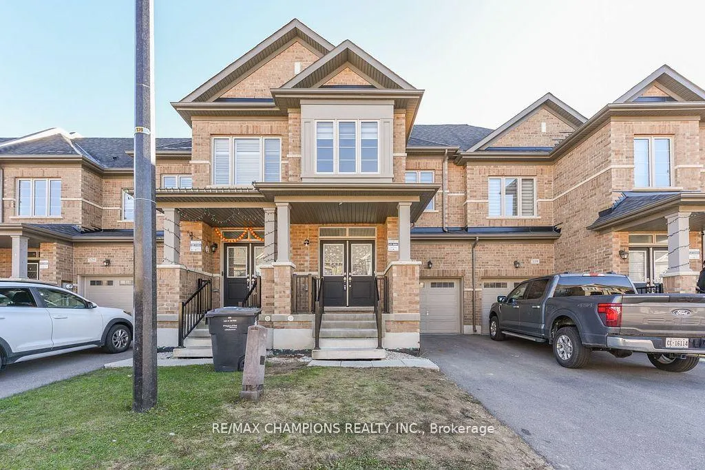 Front of 121 Adventura Road