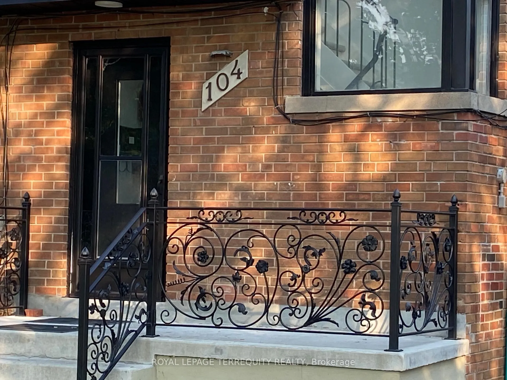 Photo 2 of 104 Neptune Drive, Toronto, Englemount-Lawrence — HOMEH