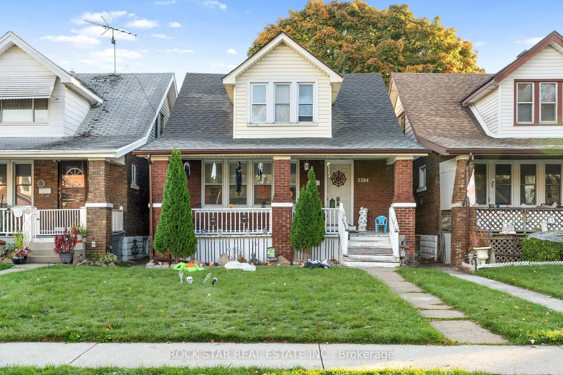 Photo 1 of 2284 Fraser Avenue, Windsor — HOMEH