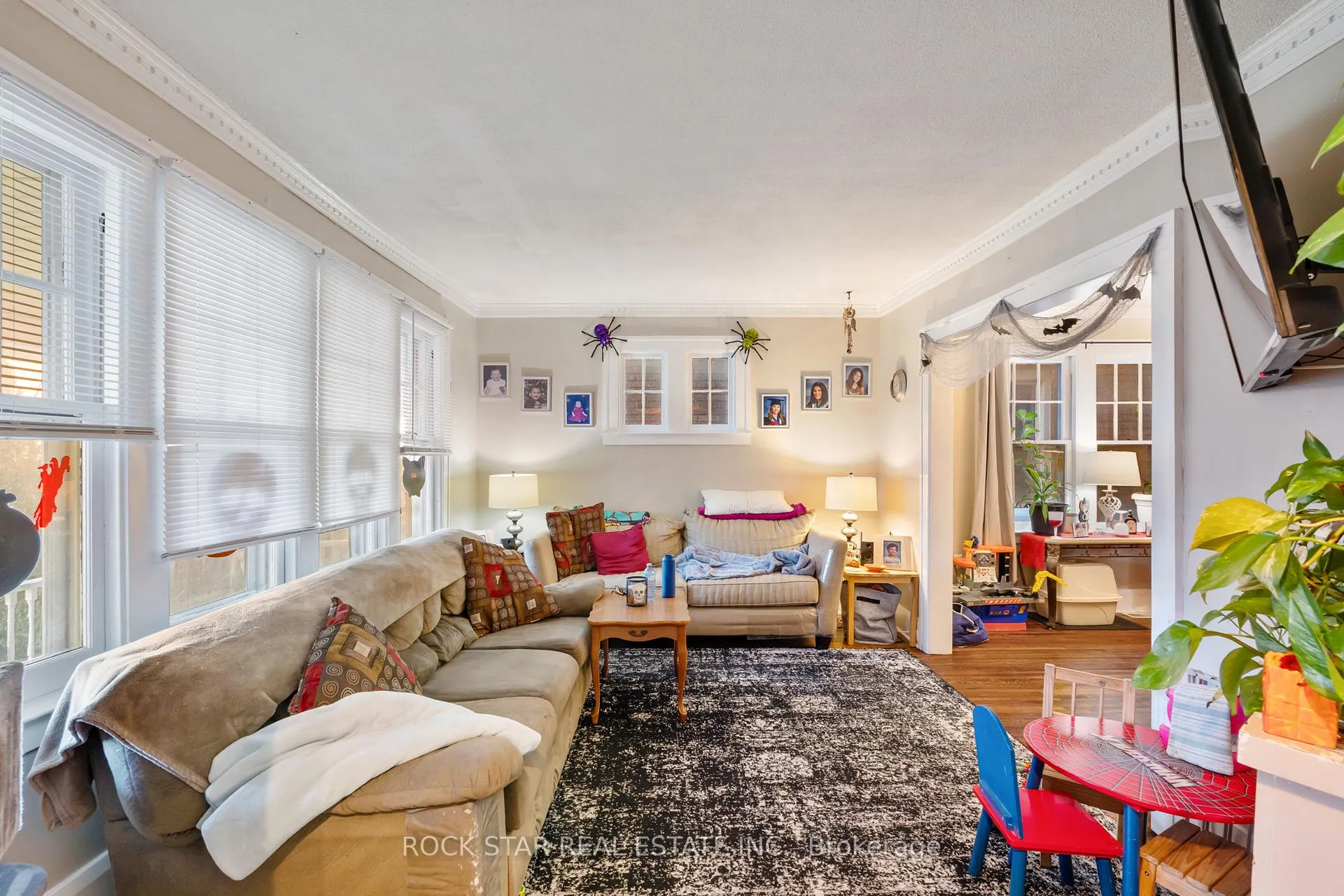 Photo 5 of 2284 Fraser Avenue, Windsor — HOMEH