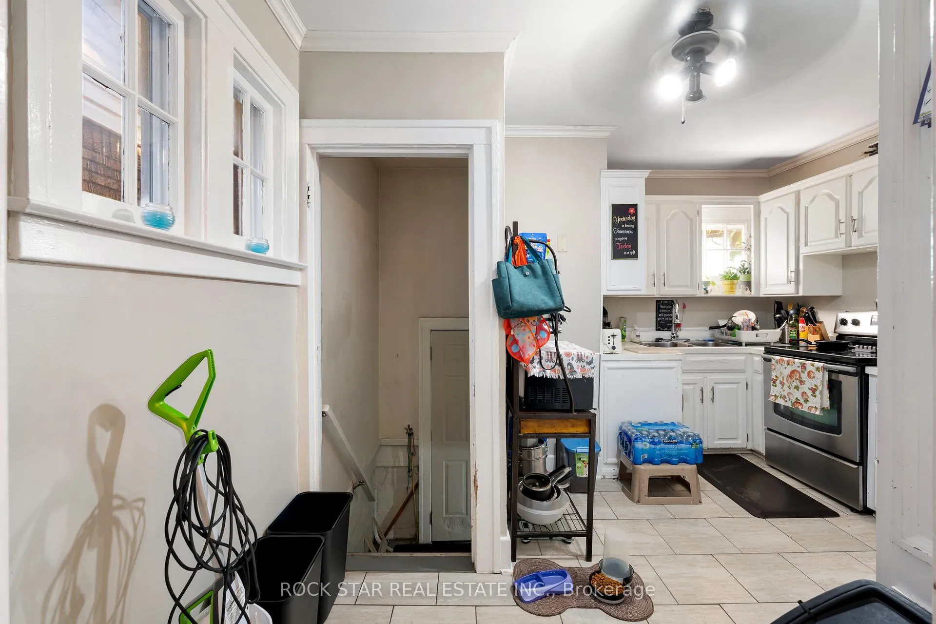 Photo 9 of 2284 Fraser Avenue, Windsor — HOMEH