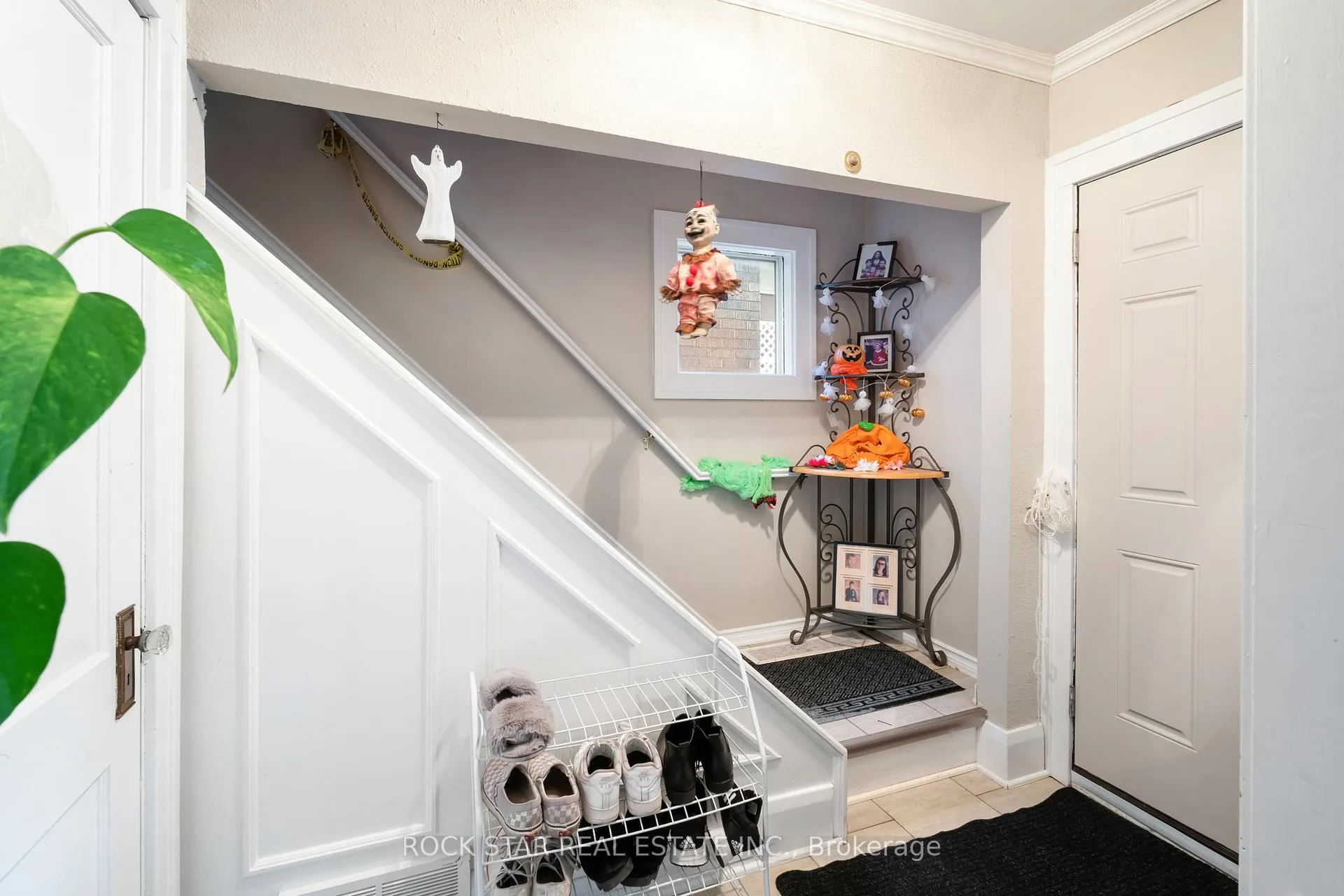 Photo 12 of 2284 Fraser Avenue, Windsor — HOMEH