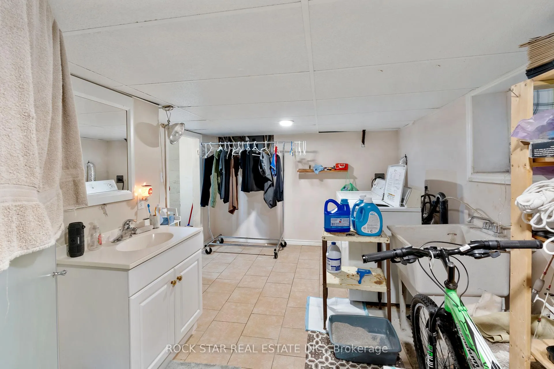 Photo 17 of 2284 Fraser Avenue, Windsor — HOMEH
