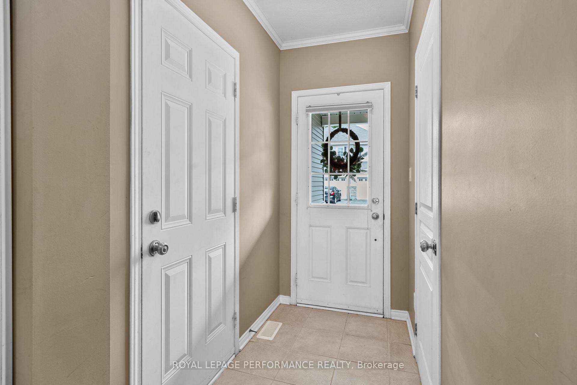 Photo 3 of 122 Osnabrook Private, Ottawa, Barrhaven - Stonebridge — HOMEH