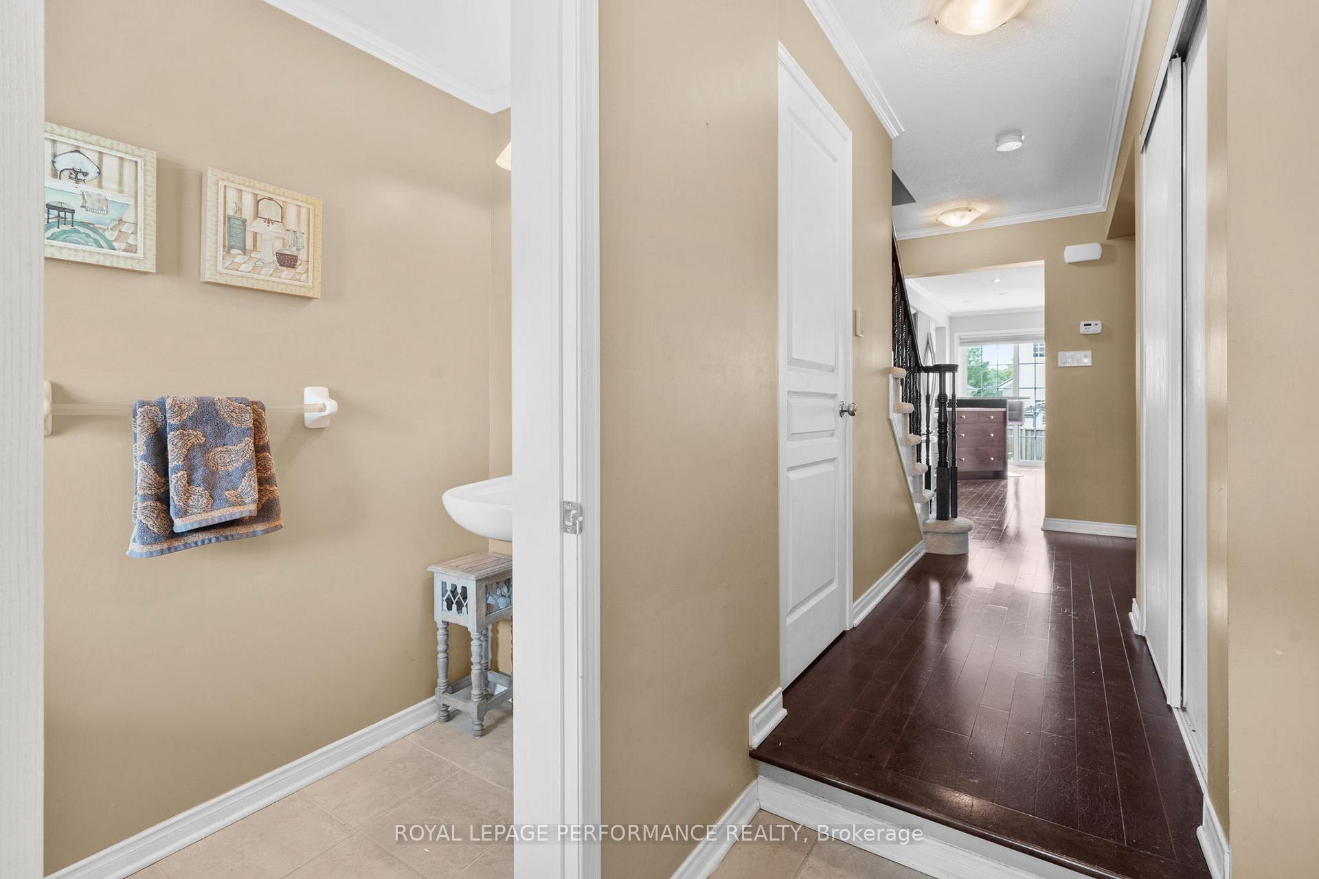 Photo 4 of 122 Osnabrook Private, Ottawa, Barrhaven - Stonebridge — HOMEH
