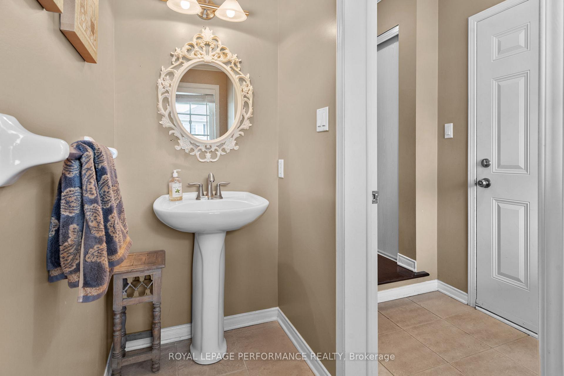 Photo 5 of 122 Osnabrook Private, Ottawa, Barrhaven - Stonebridge — HOMEH