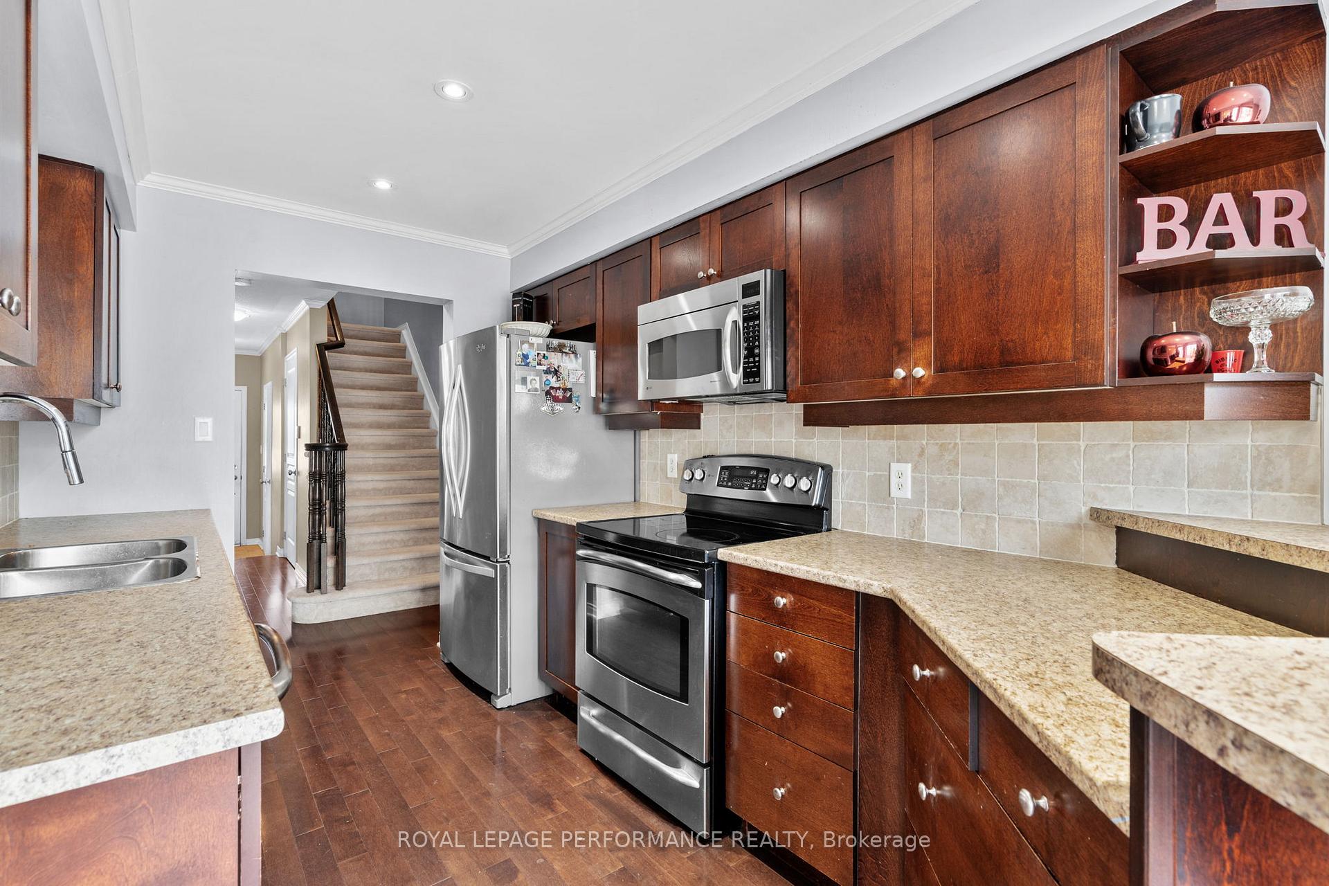 Photo 13 of 122 Osnabrook Private, Ottawa, Barrhaven - Stonebridge — HOMEH