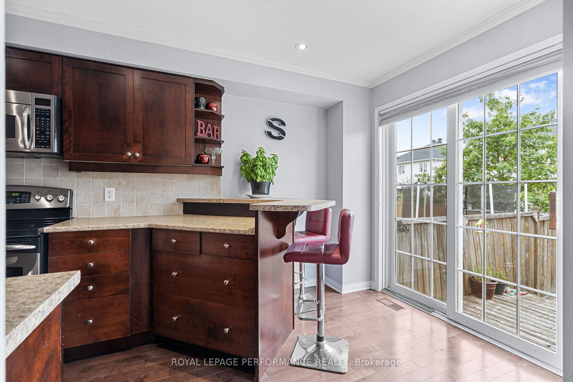 Photo 16 of 122 Osnabrook Private, Ottawa, Barrhaven - Stonebridge — HOMEH