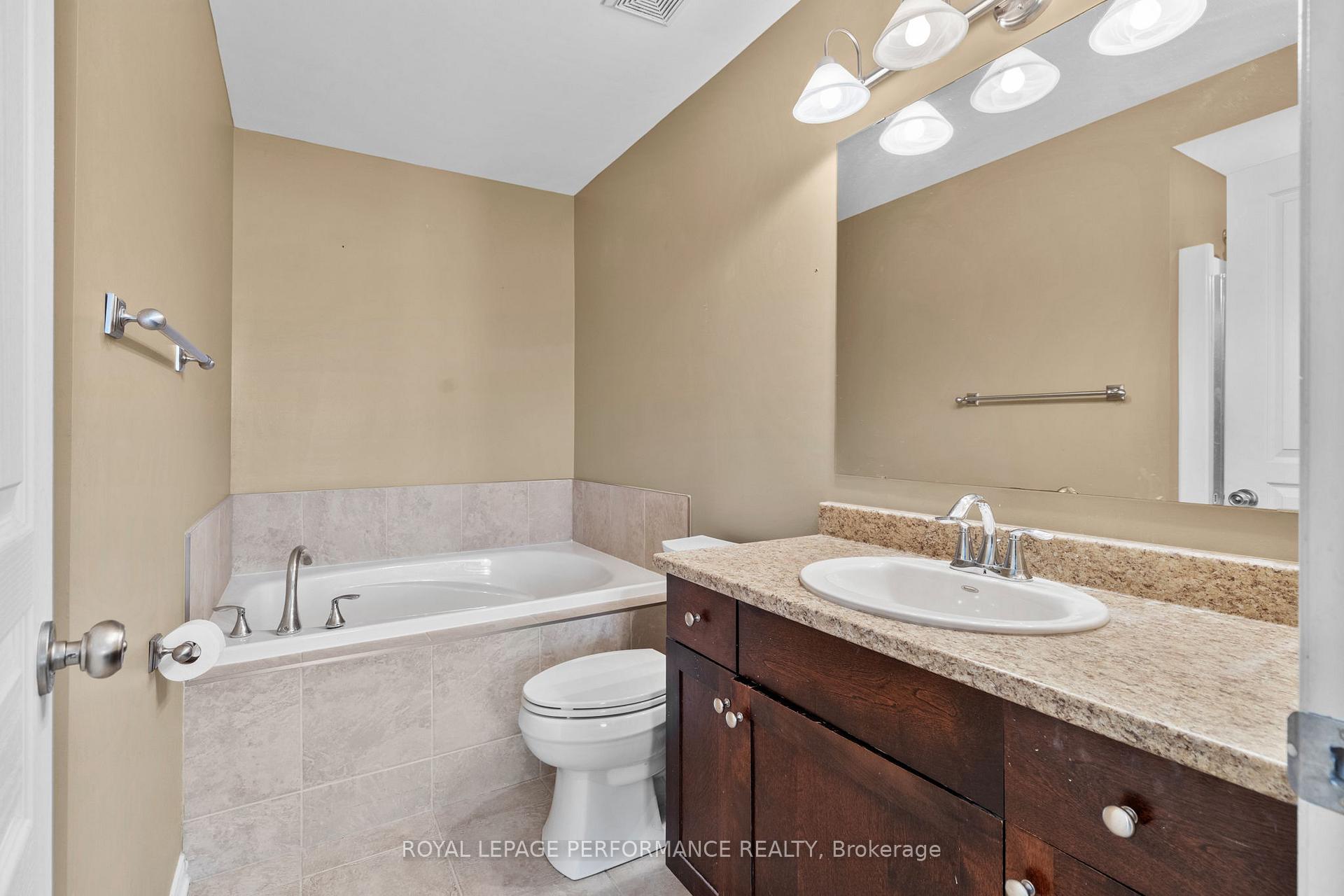 Photo 22 of 122 Osnabrook Private, Ottawa, Barrhaven - Stonebridge — HOMEH