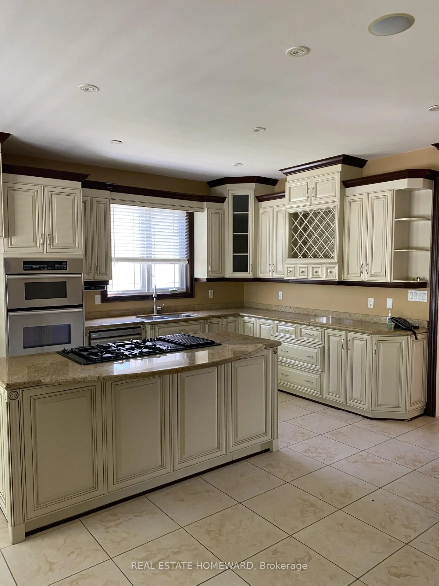 Photo 9 of 7400 Islington Avenue, Vaughan, East Woodbridge — HOMEH