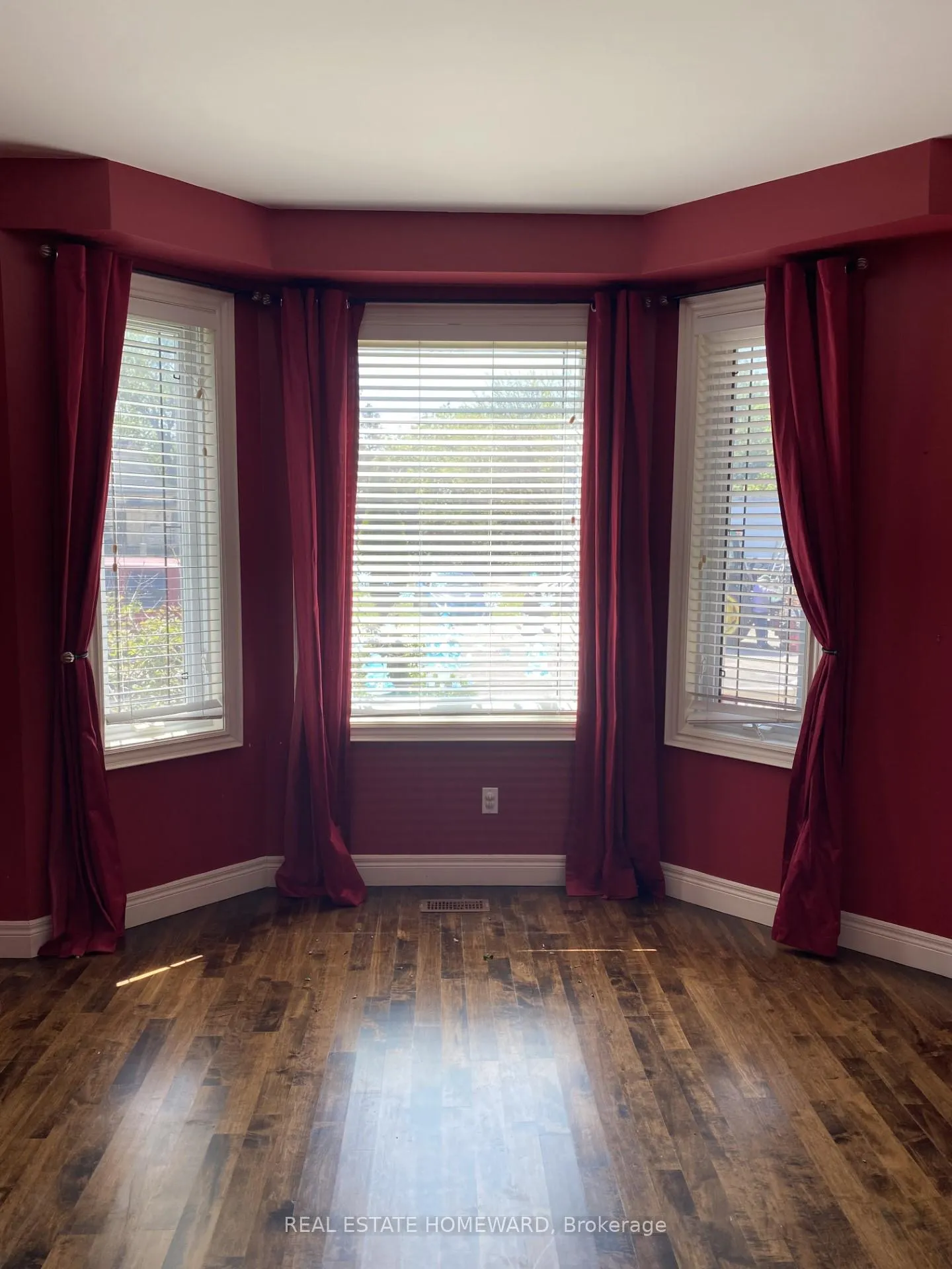 Photo 11 of 7400 Islington Avenue, Vaughan, East Woodbridge — HOMEH