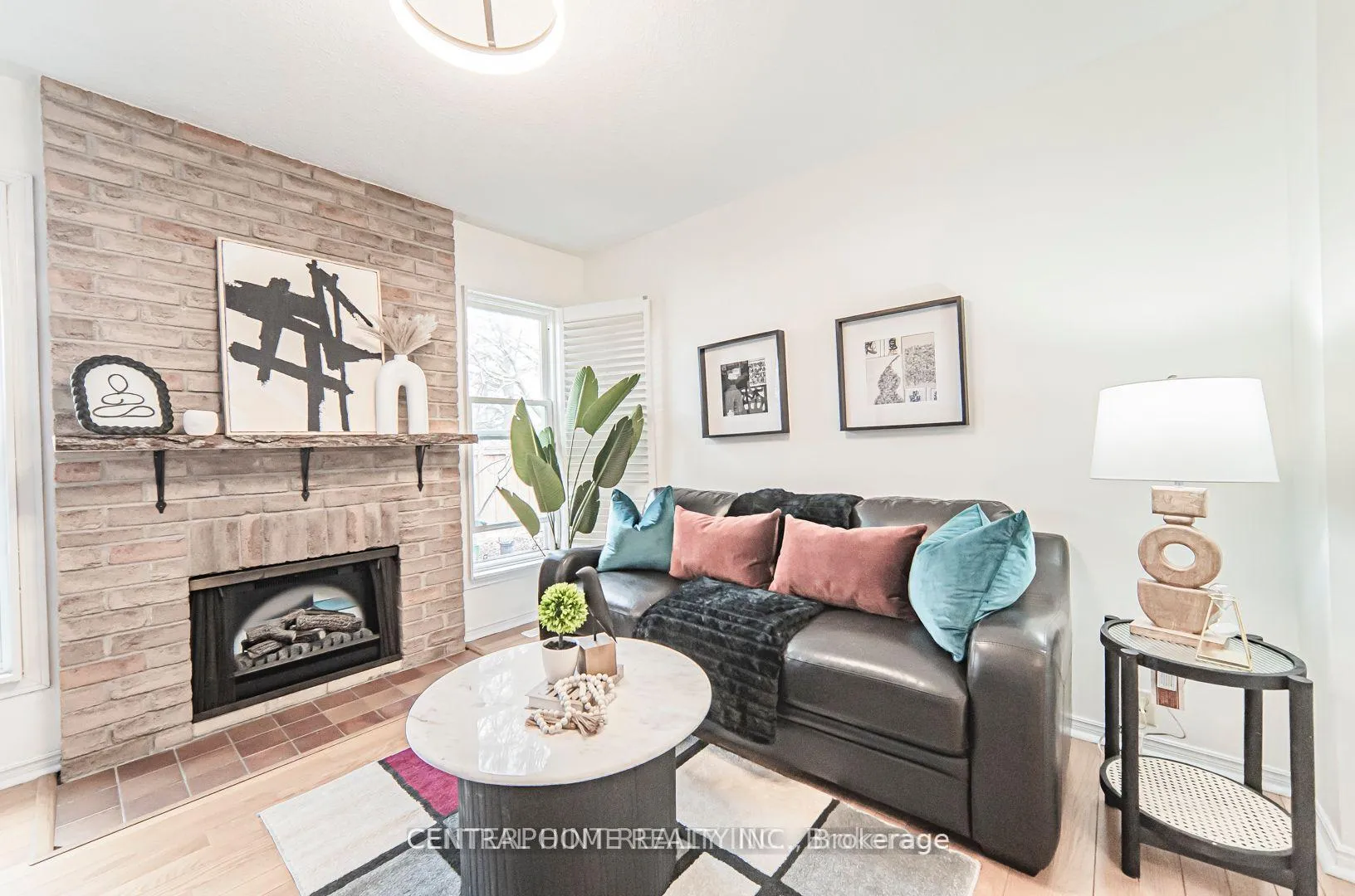 Photo 3 of 84 Raleigh Crescent, Markham, Markville — HOMEH