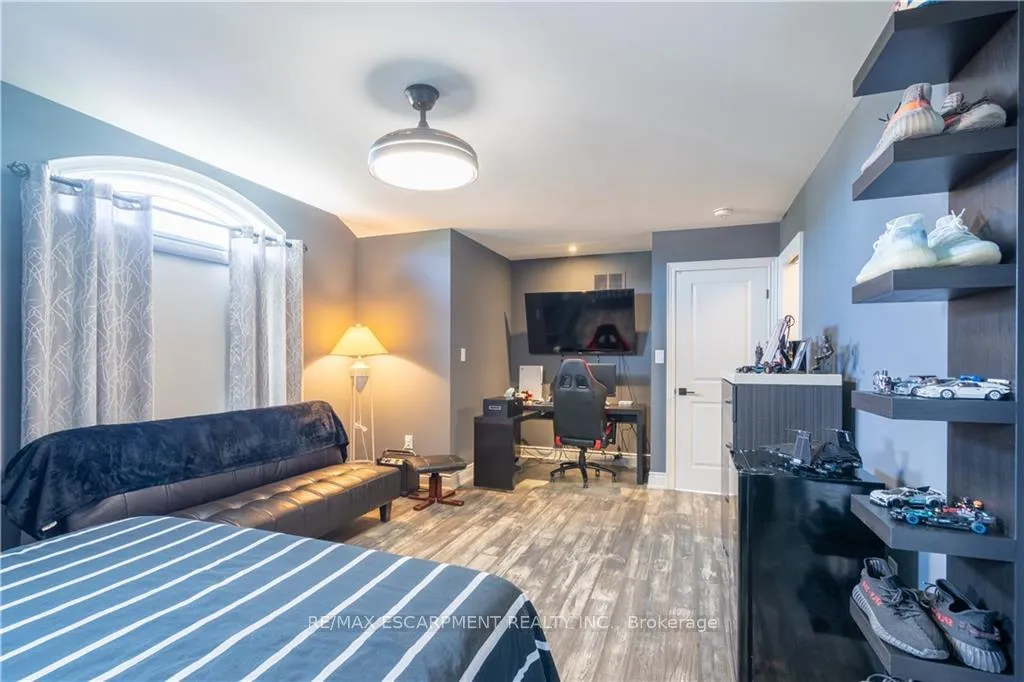 Photo 24 of 36 Kingspoint Circle, Hamilton, Winona — HOMEH