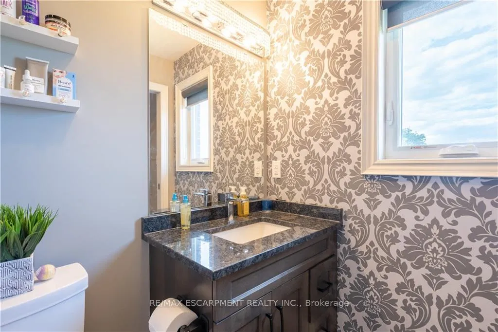 Photo 28 of 36 Kingspoint Circle, Hamilton, Winona — HOMEH