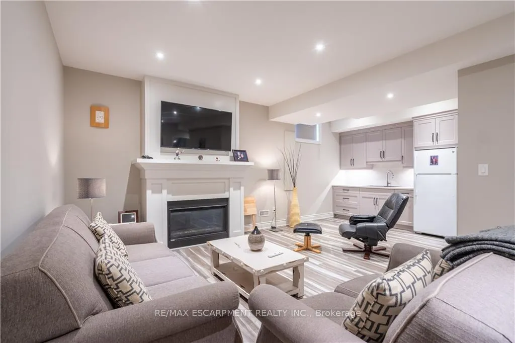 Photo 31 of 36 Kingspoint Circle, Hamilton, Winona — HOMEH