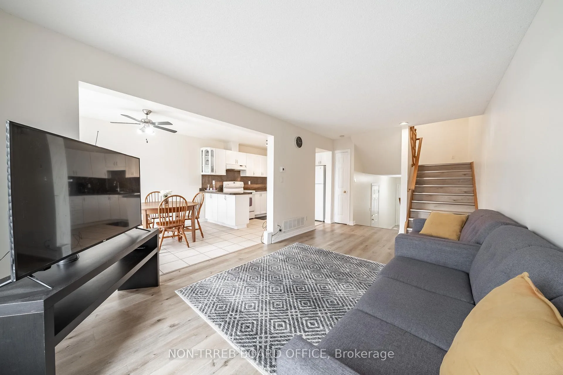 Photo 3 of 1148 Upper Wentworth Street, Hamilton, Crerar — HOMEH