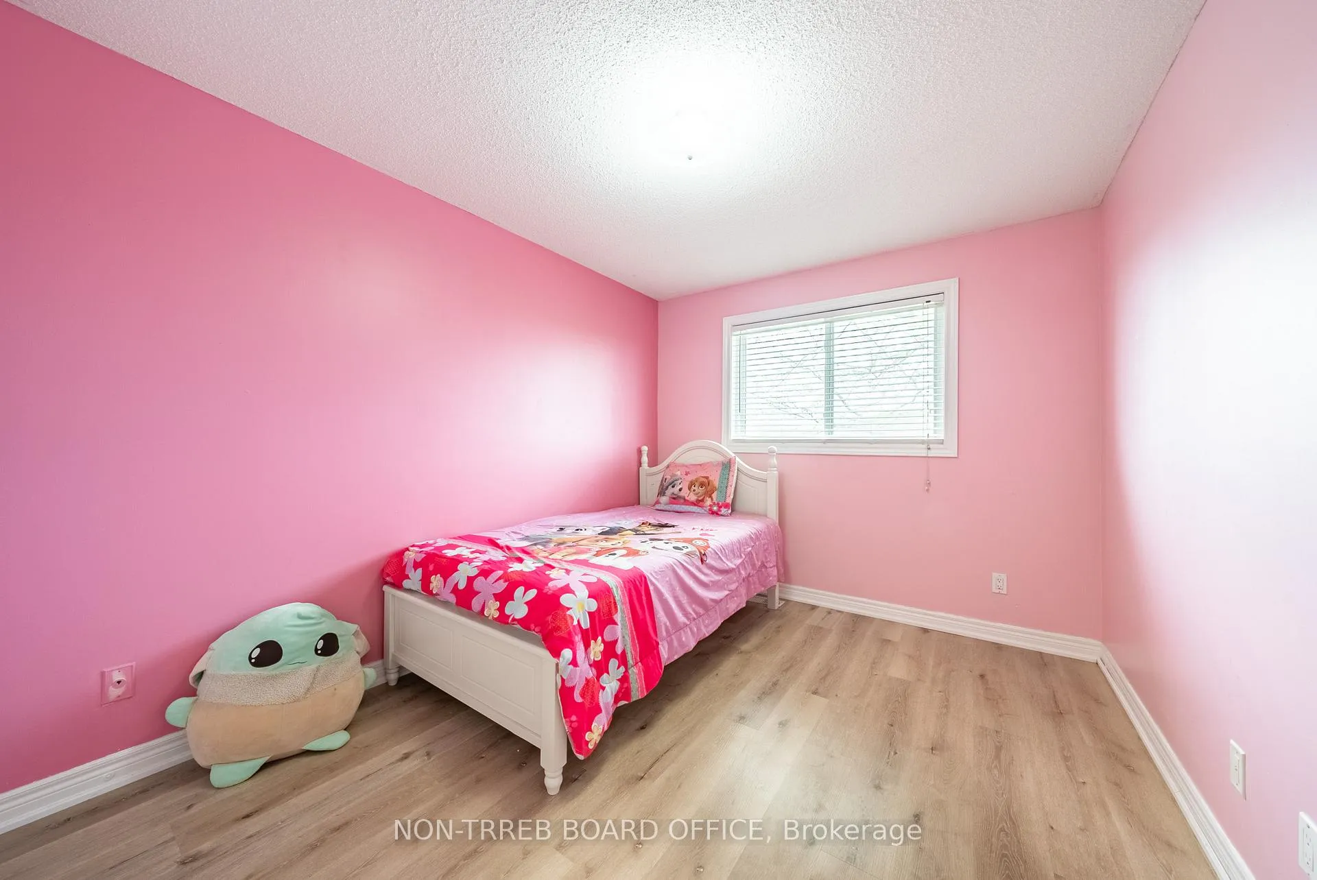 Photo 11 of 1148 Upper Wentworth Street, Hamilton, Crerar — HOMEH