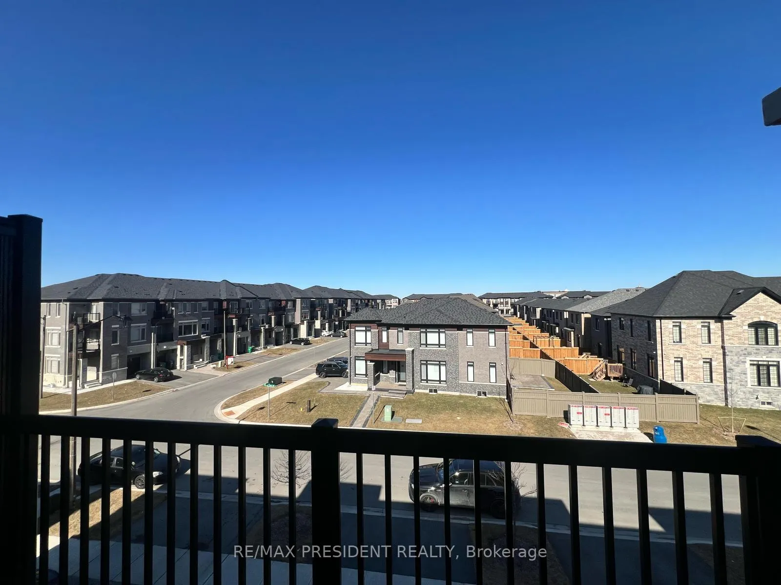 Photo 3 of 24 Skyridge Drive, Brampton, Bram East — HOMEH