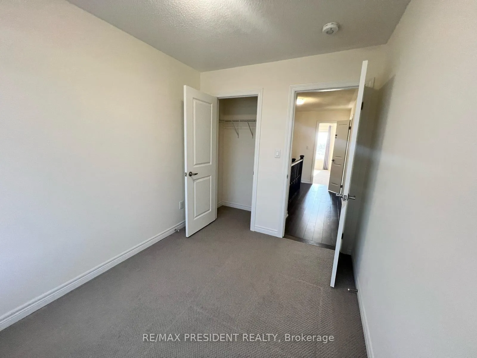 Photo 5 of 24 Skyridge Drive, Brampton, Bram East — HOMEH