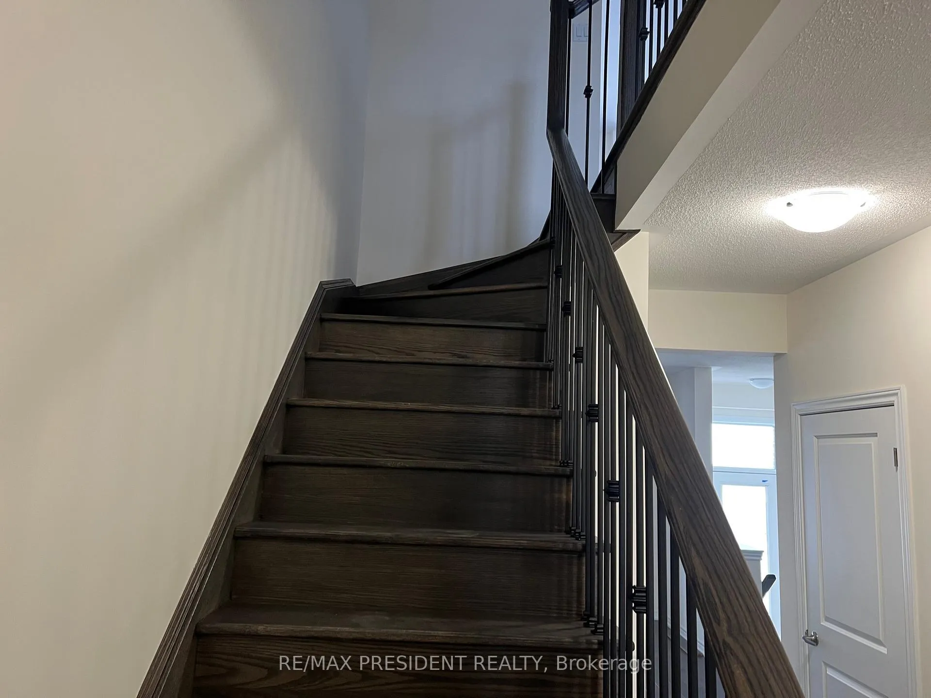 Photo 9 of 24 Skyridge Drive, Brampton, Bram East — HOMEH