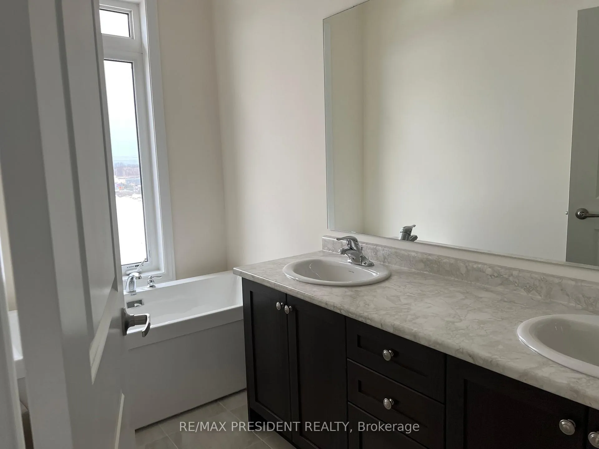 Photo 18 of 24 Skyridge Drive, Brampton, Bram East — HOMEH