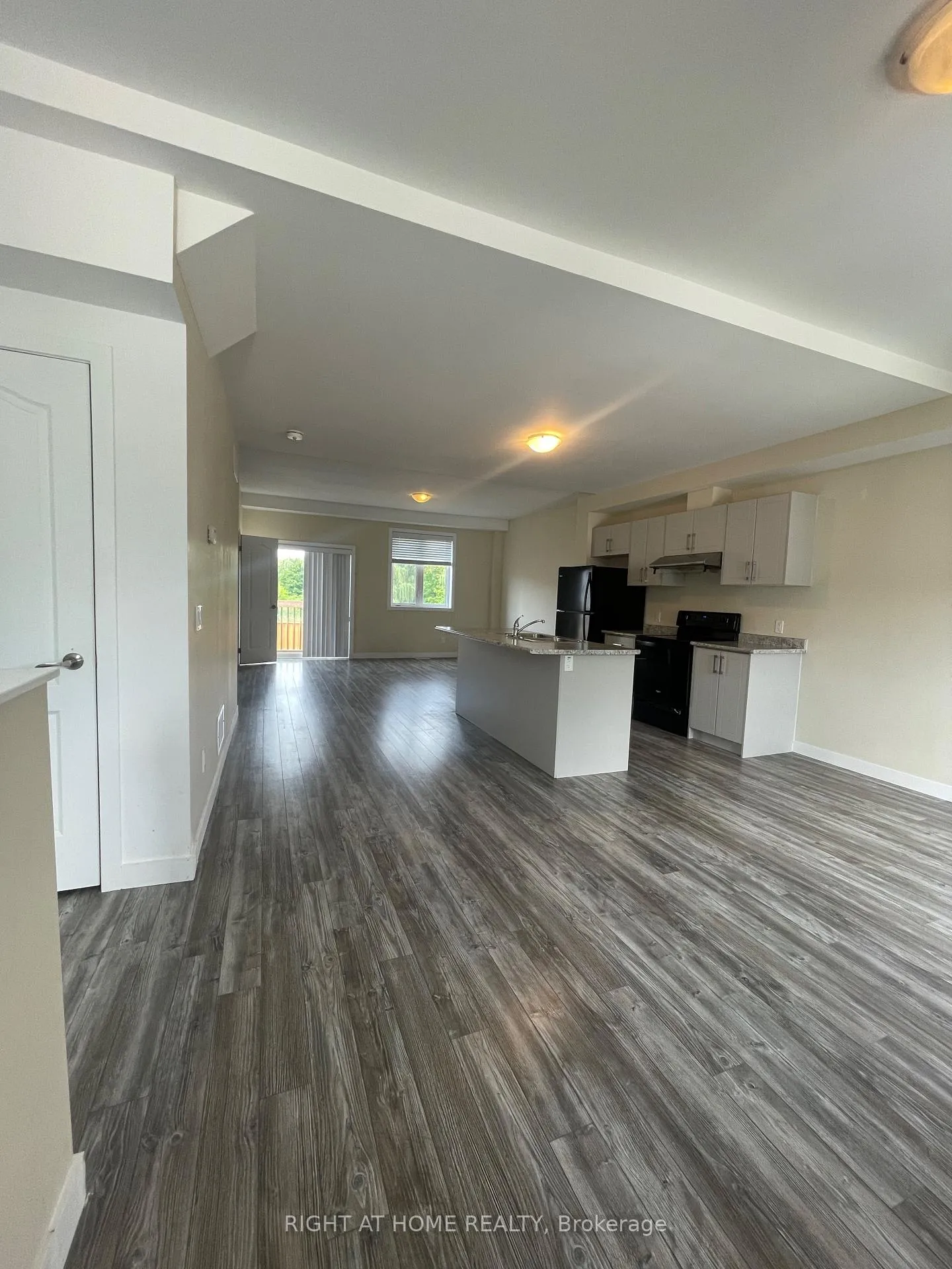 Photo 5 of 59 Denistoun Street, Welland, N. Welland — HOMEH