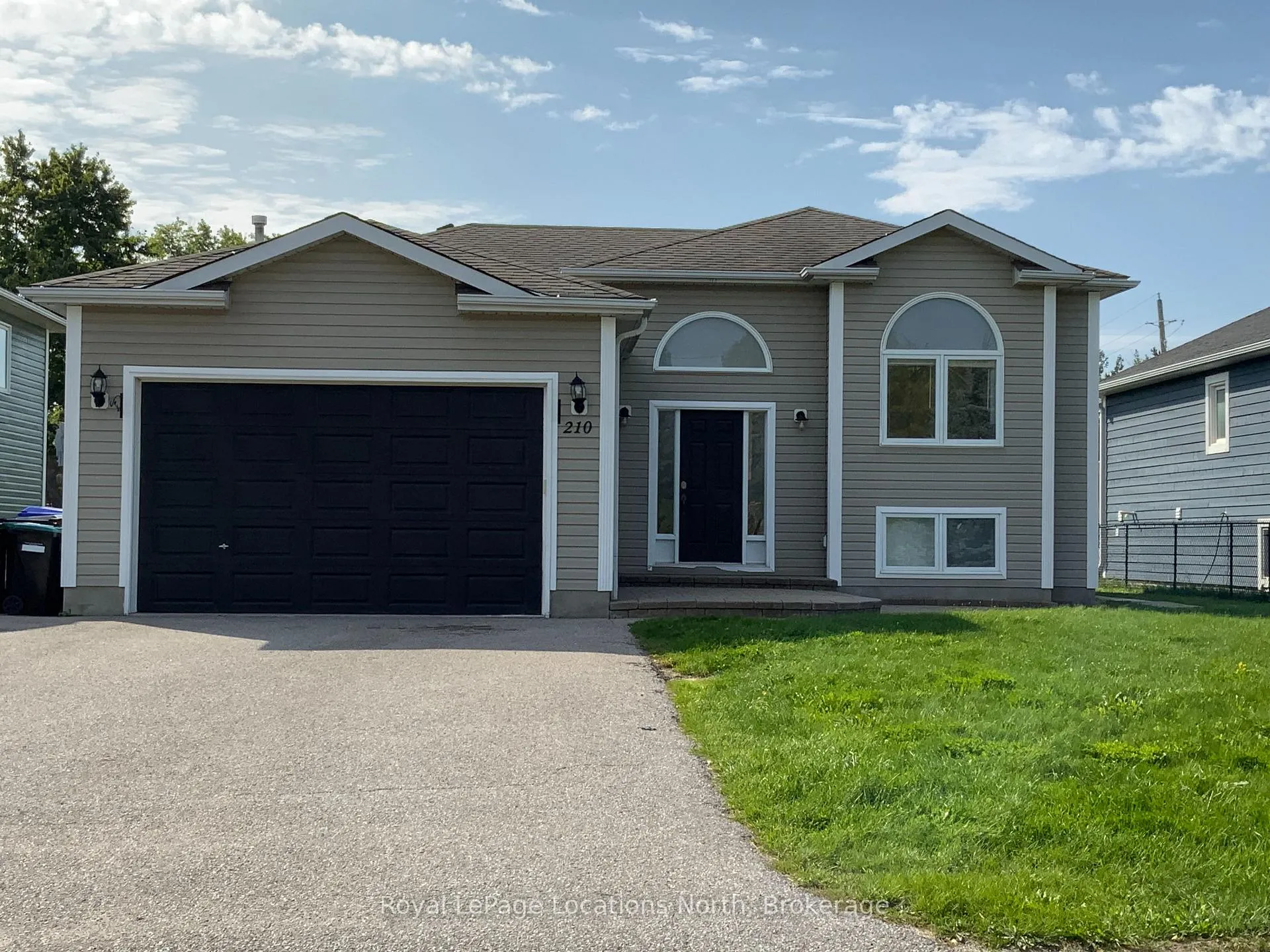 Photo 1 of 210 Quebec Street, Clearview, Stayner — HOMEH