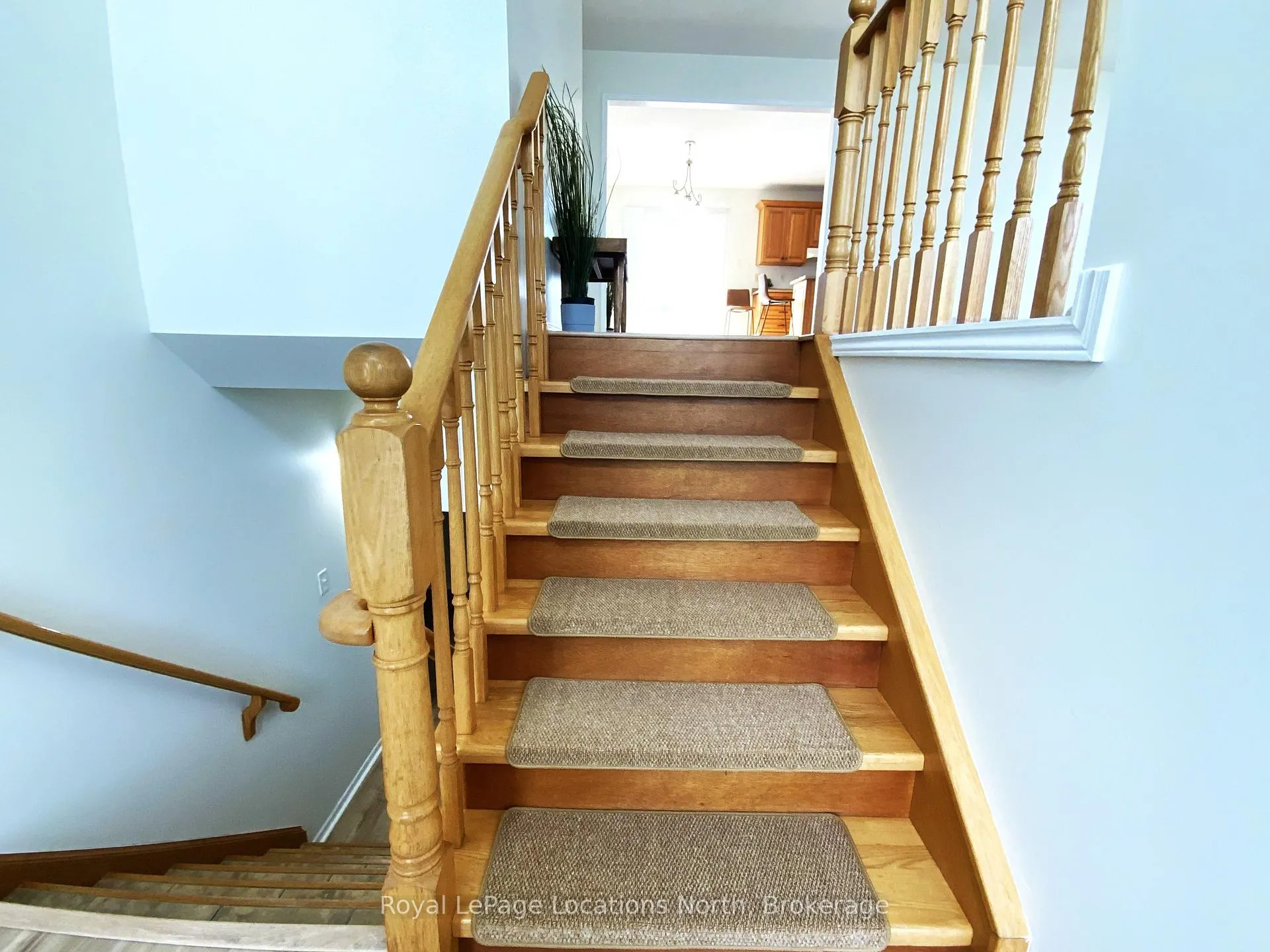 Photo 3 of 210 Quebec Street, Clearview, Stayner — HOMEH